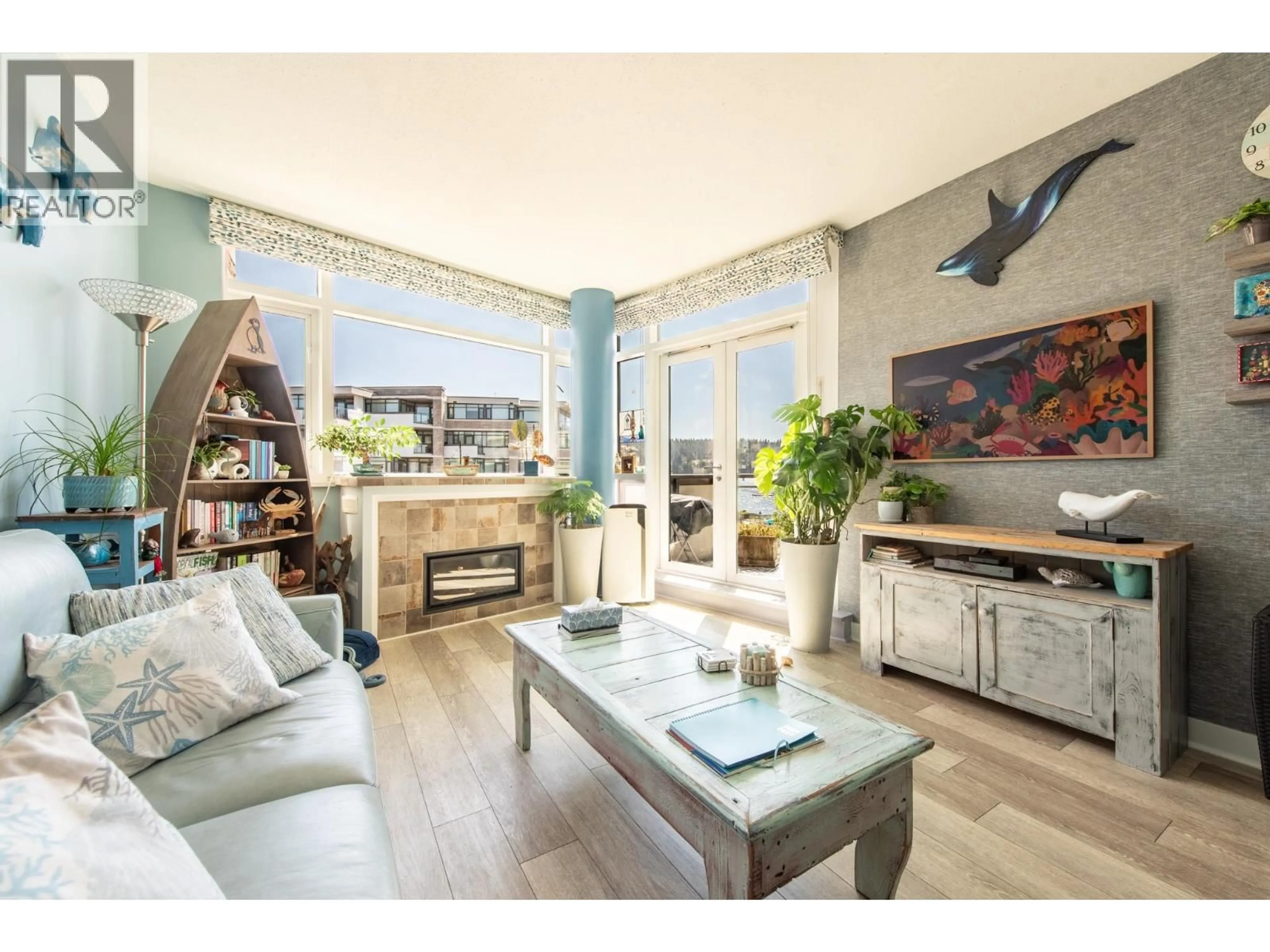 Living room with furniture, unknown for 403 - 5725 TEREDO STREET, Sechelt British Columbia V7Z0J7