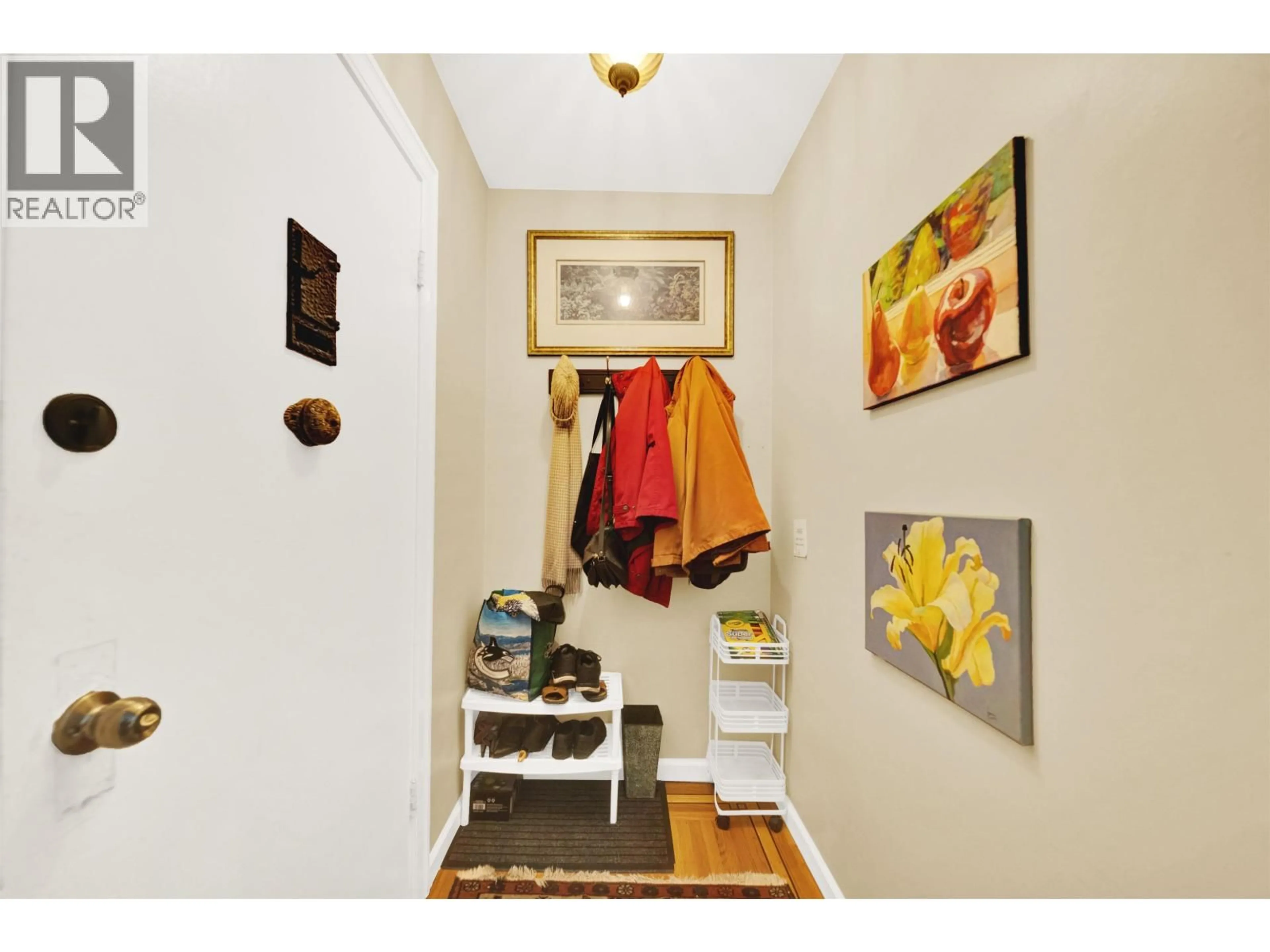 Indoor entryway for 4080 35TH AVENUE, Vancouver British Columbia V6N2P3