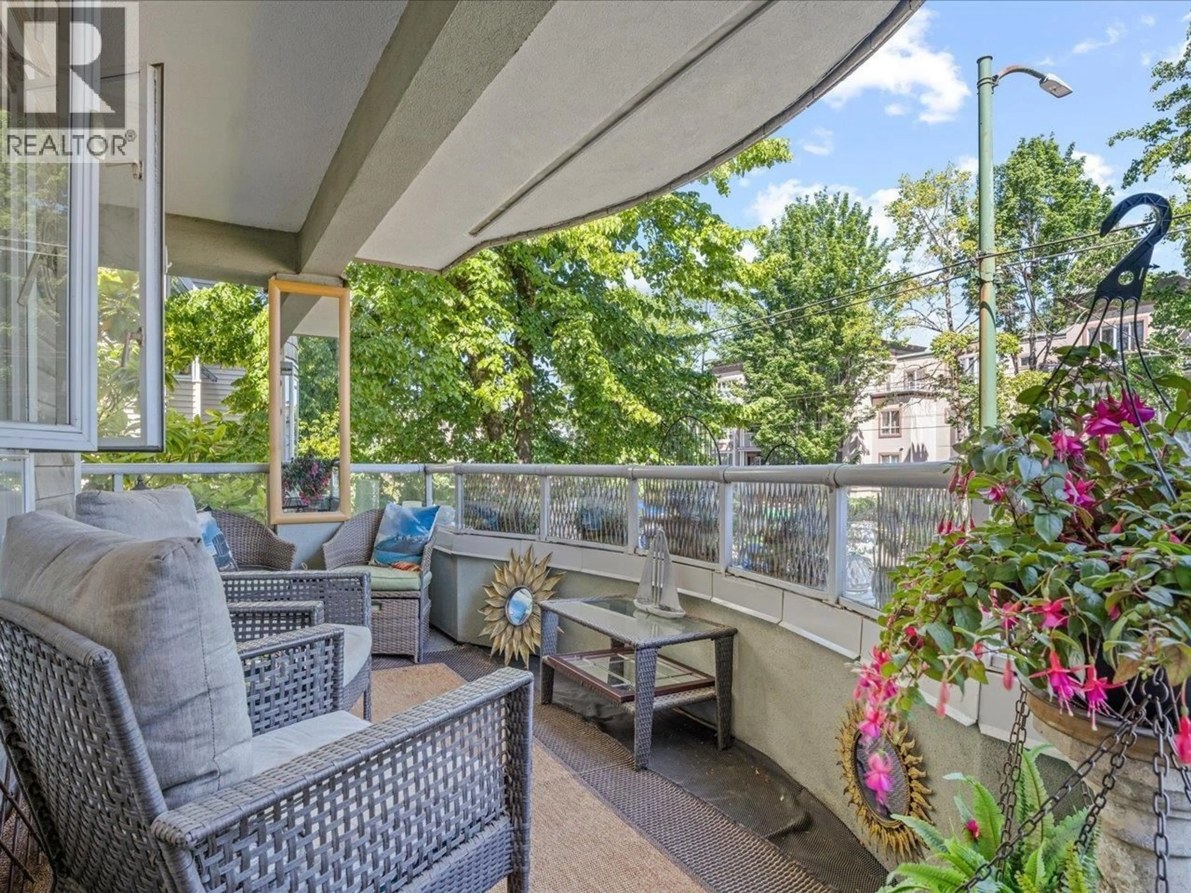 Patio, water/lake/river/ocean view for 201 - 3220 4TH AVENUE, Vancouver British Columbia V6K1R9