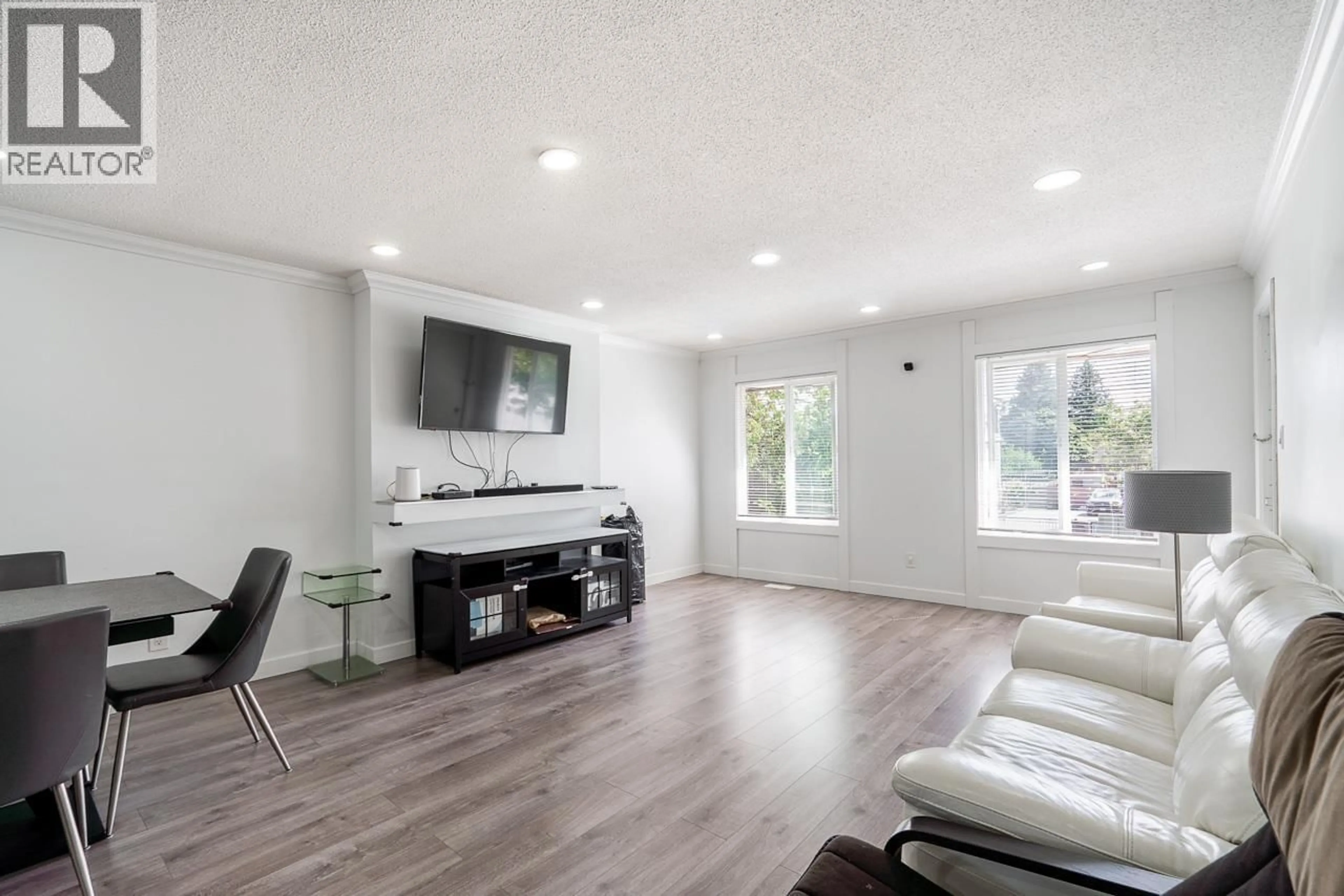 Living room with furniture, unknown for 8991 ST. ALBANS ROAD, Richmond British Columbia V6Y2L5