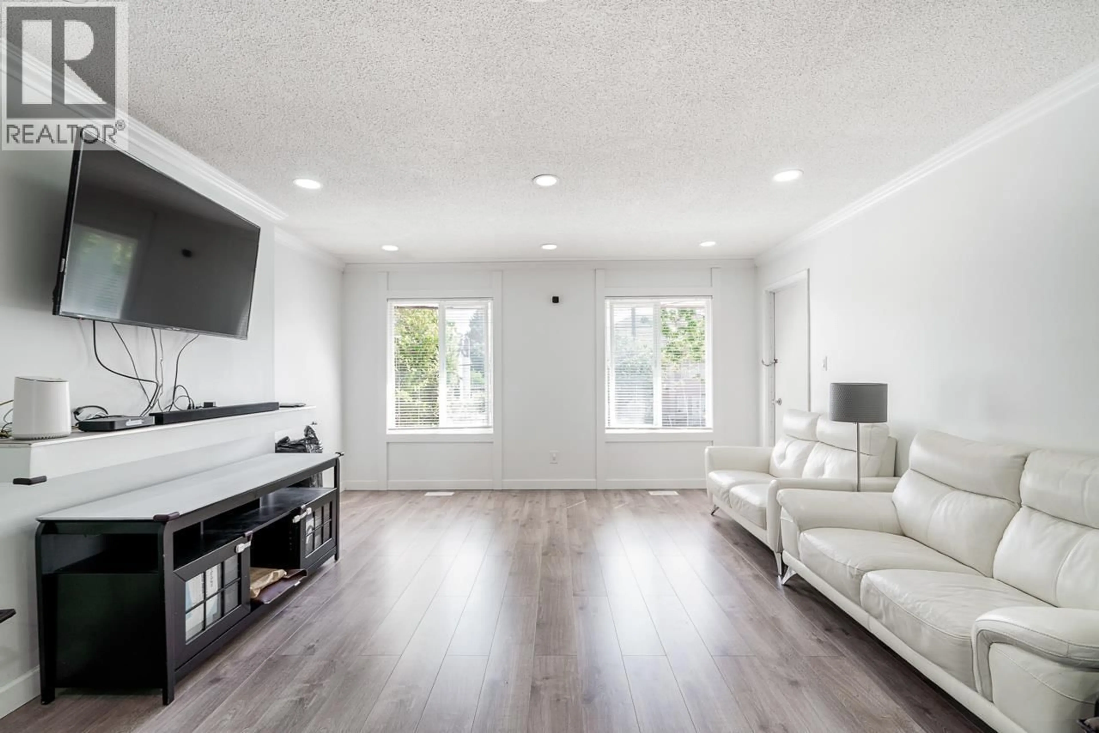 Living room with furniture, unknown for 8991 ST. ALBANS ROAD, Richmond British Columbia V6Y2L5