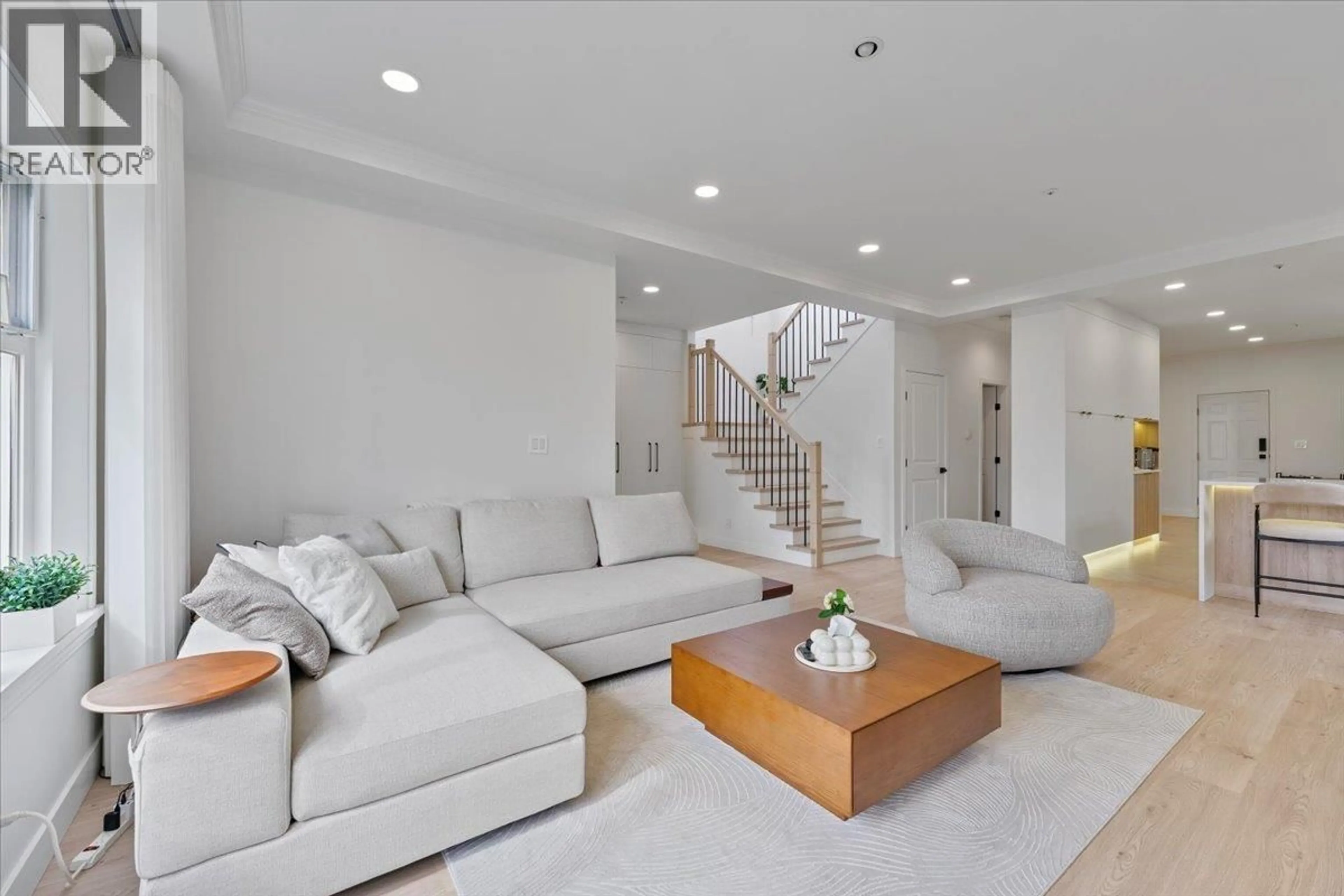 Living room with furniture, unknown for 817 60TH AVENUE, Vancouver British Columbia V6P2A2