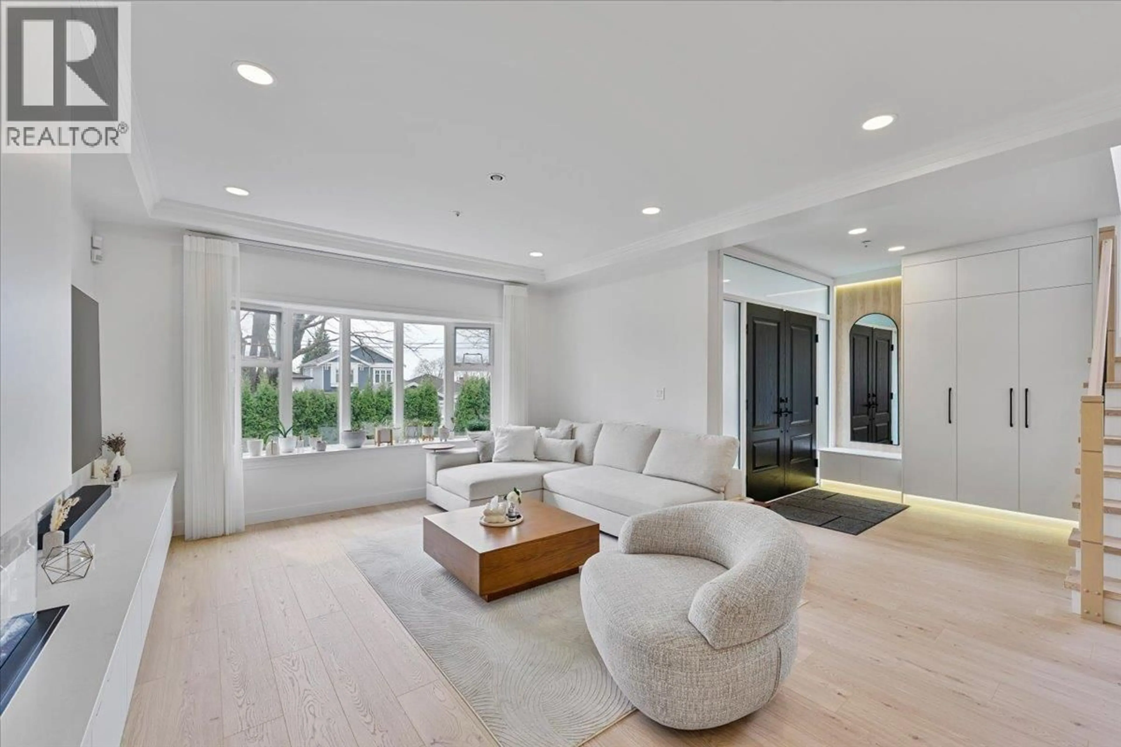Living room with furniture, unknown for 817 60TH AVENUE, Vancouver British Columbia V6P2A2