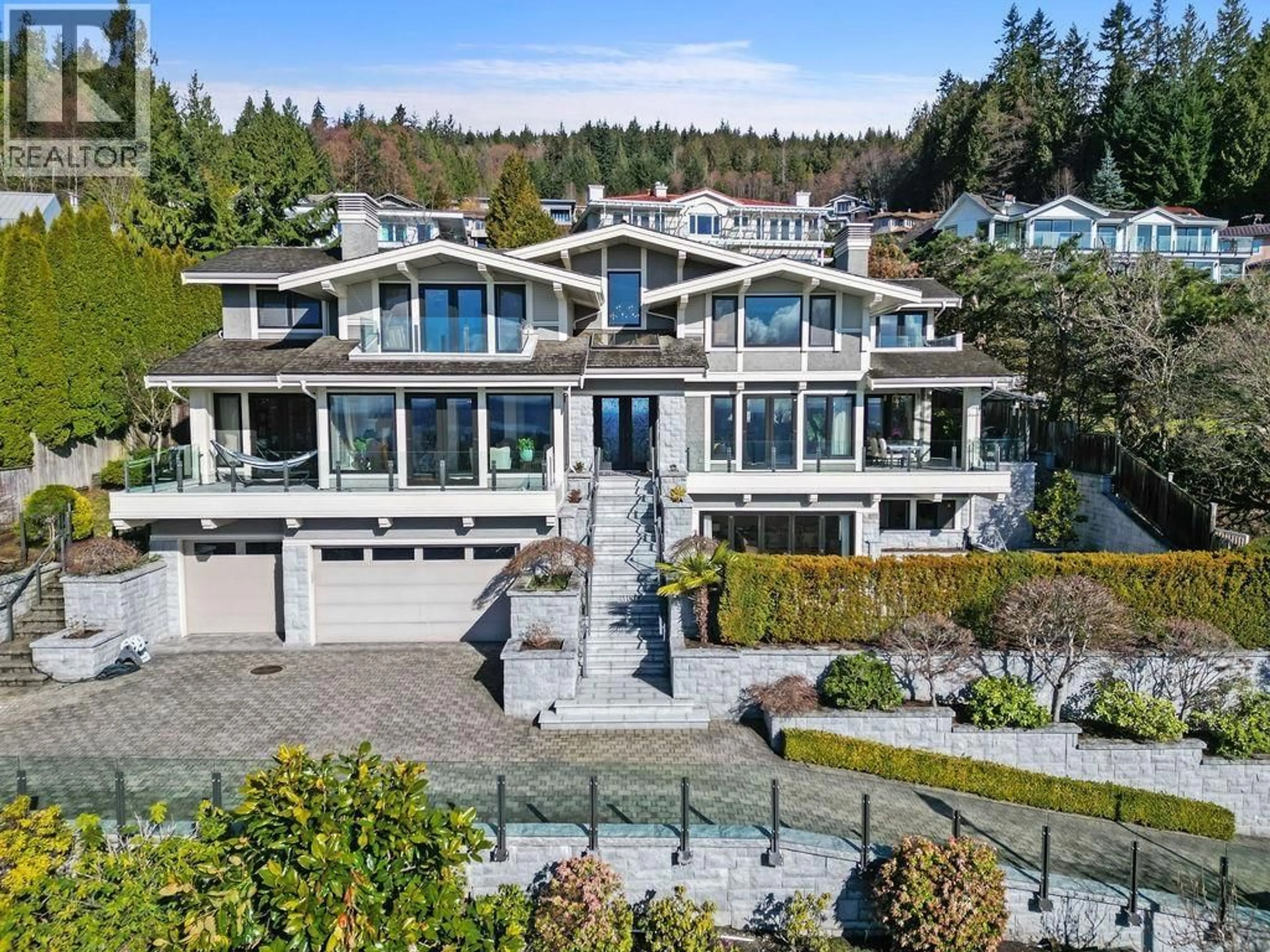 A pic from outside/outdoor area/front of a property/back of a property/a pic from drone, unknown for 1479 CHIPPENDALE ROAD, West Vancouver British Columbia V7S3G6