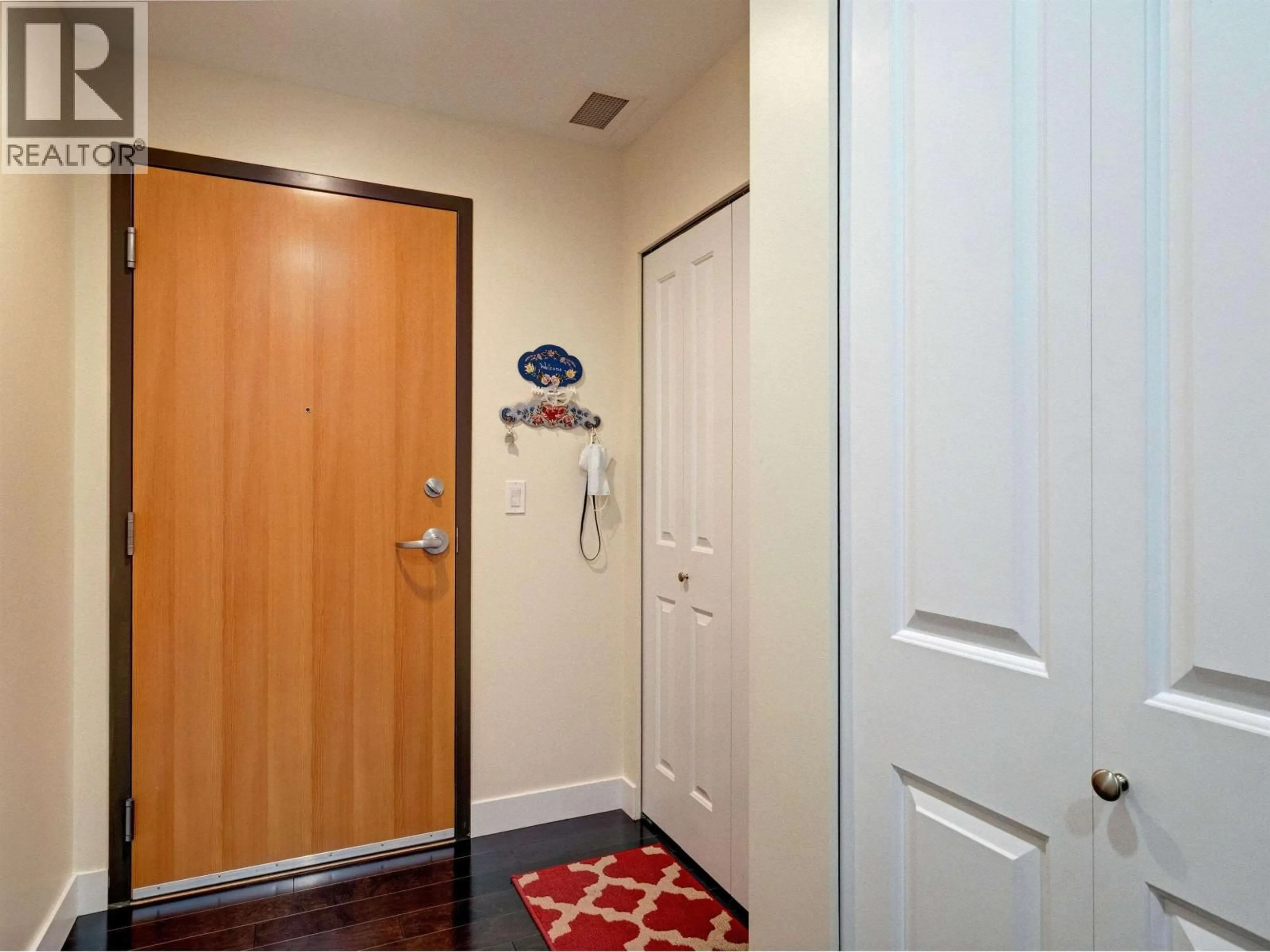 Indoor entryway for 307 - 5725 TEREDO STREET, Sechelt British Columbia V7Z0J2