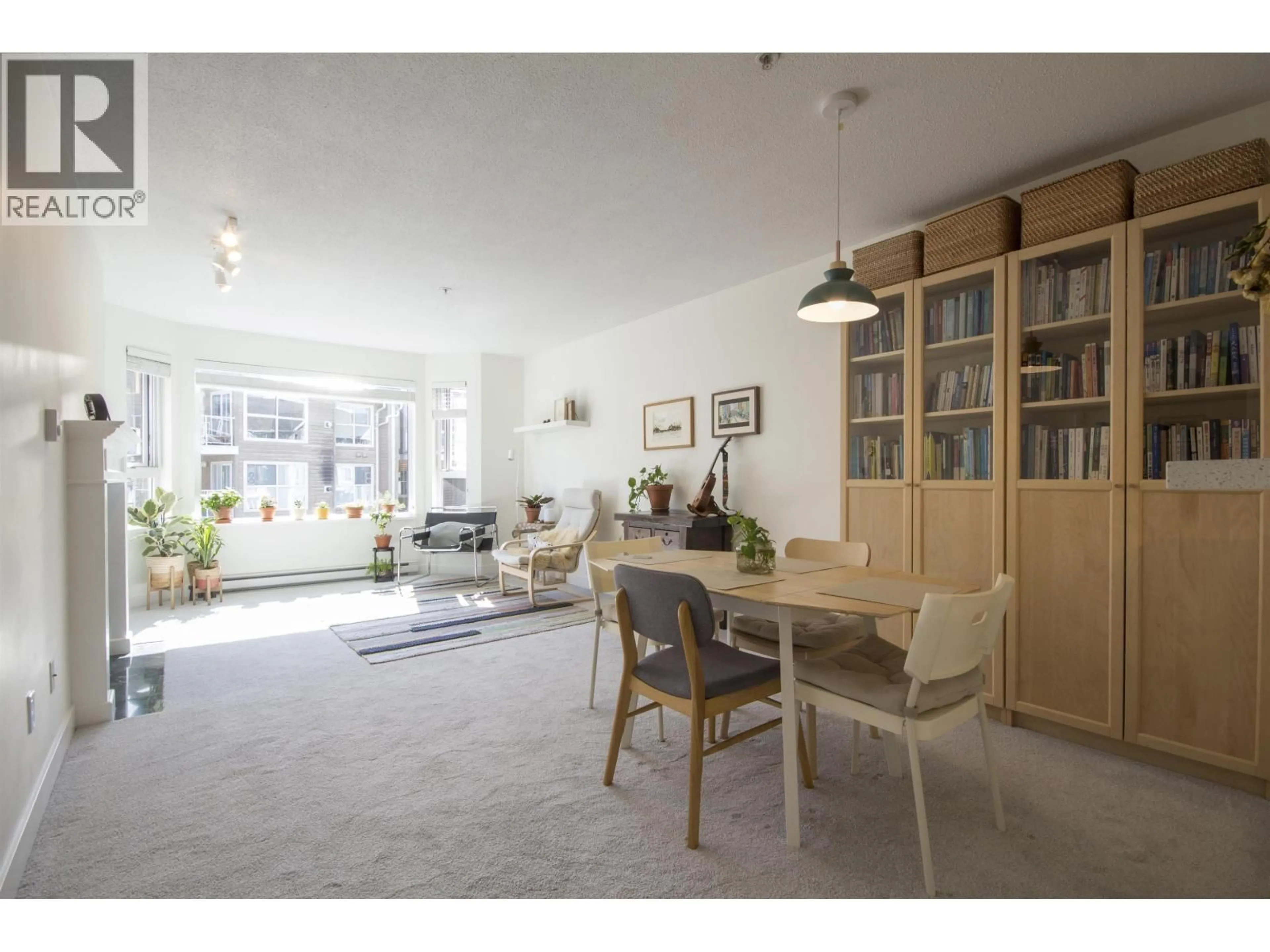 Living room with furniture, unknown for 314 - 5888 DOVER CRESCENT, Richmond British Columbia V7C5R9