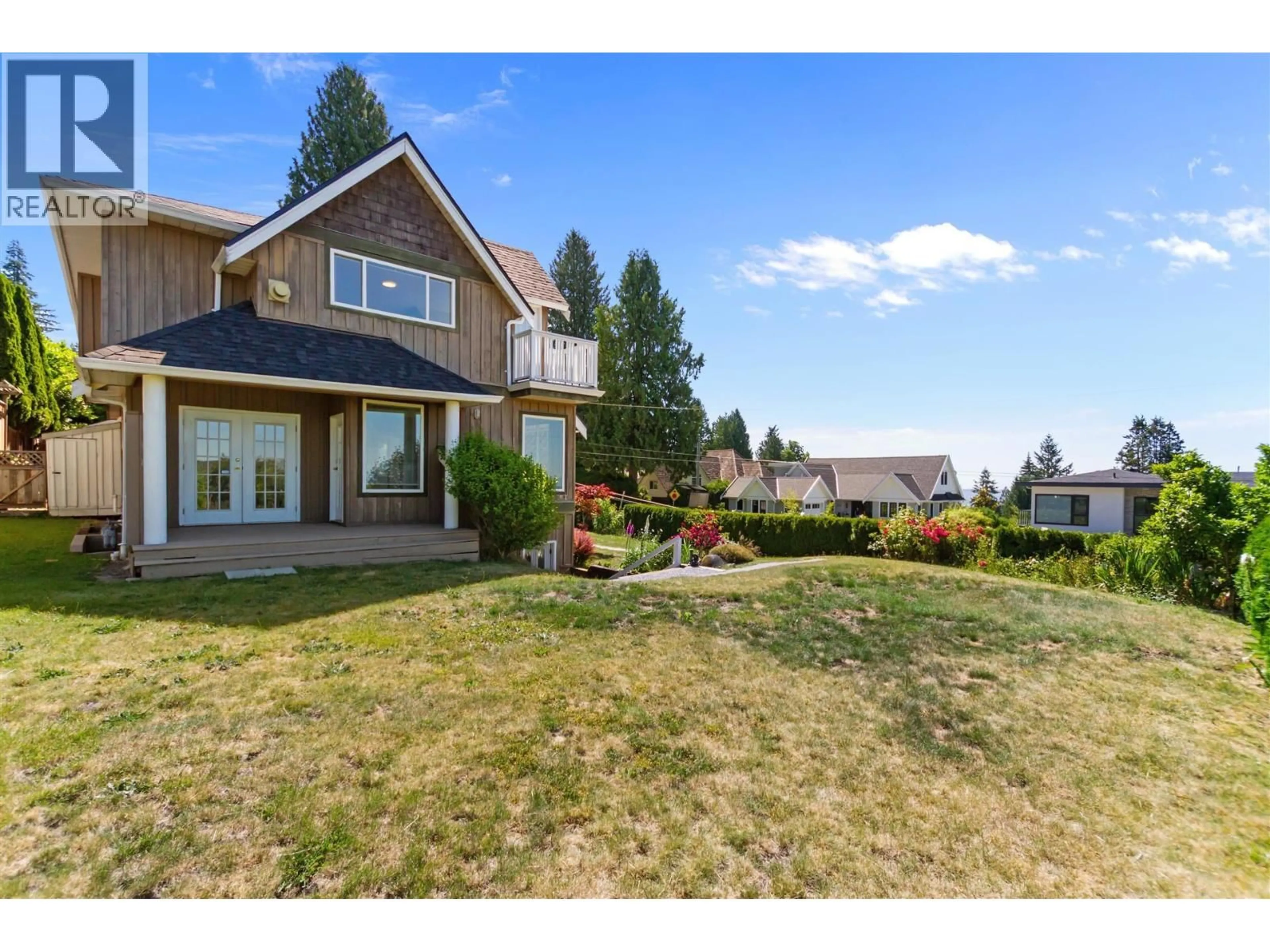 A pic from outside/outdoor area/front of a property/back of a property/a pic from drone, mountain view for 186 BRAEMAR ROAD, Vancouver British Columbia V7N1P9