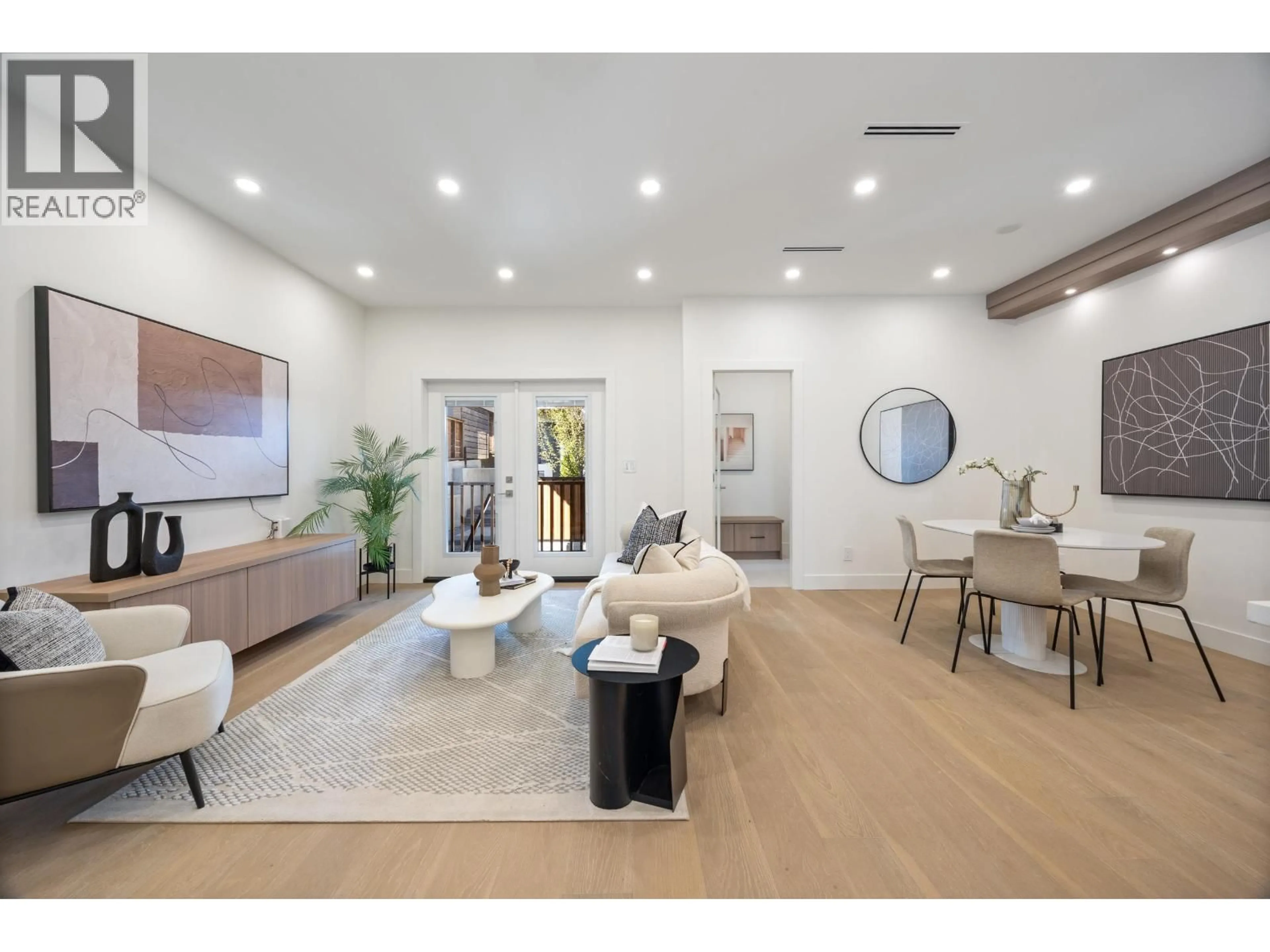 Living room with furniture, unknown for 3 - 6176 ELGIN AVENUE, Burnaby British Columbia V5H3S4