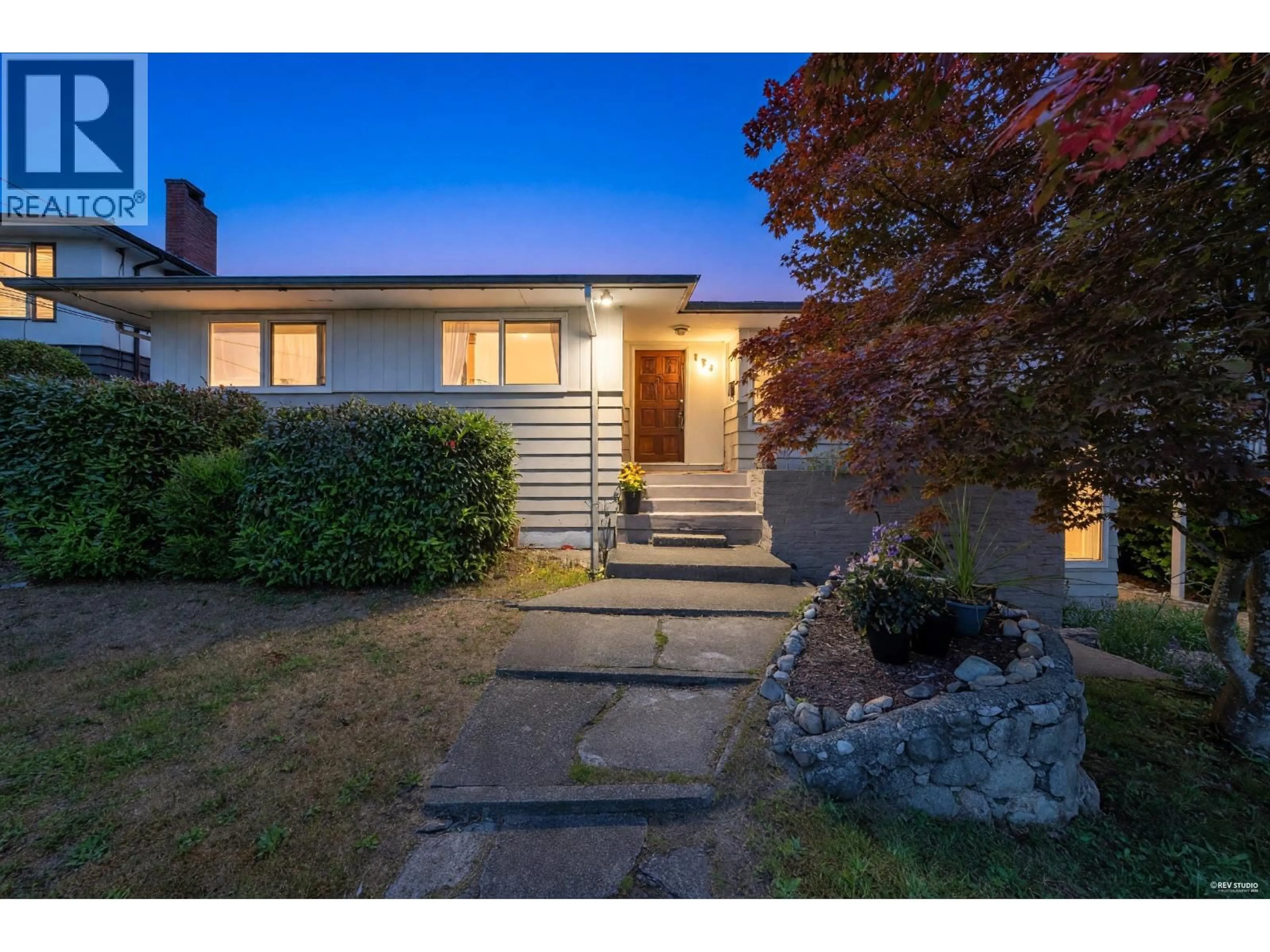Unknown for 468 SAVILLE CRESCENT, North Vancouver British Columbia V7N3B1