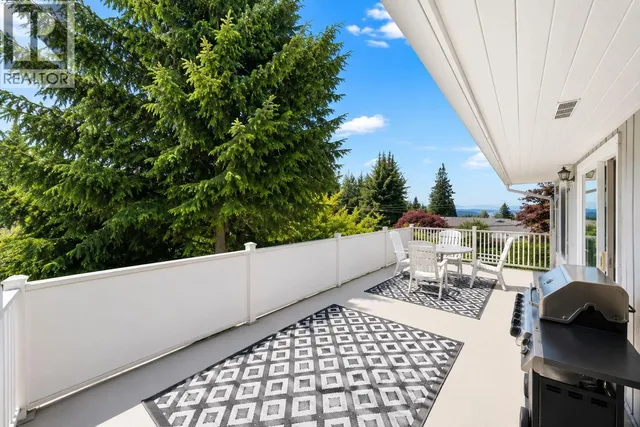 468 SAVILLE CRESCENT, North Vancouver 3