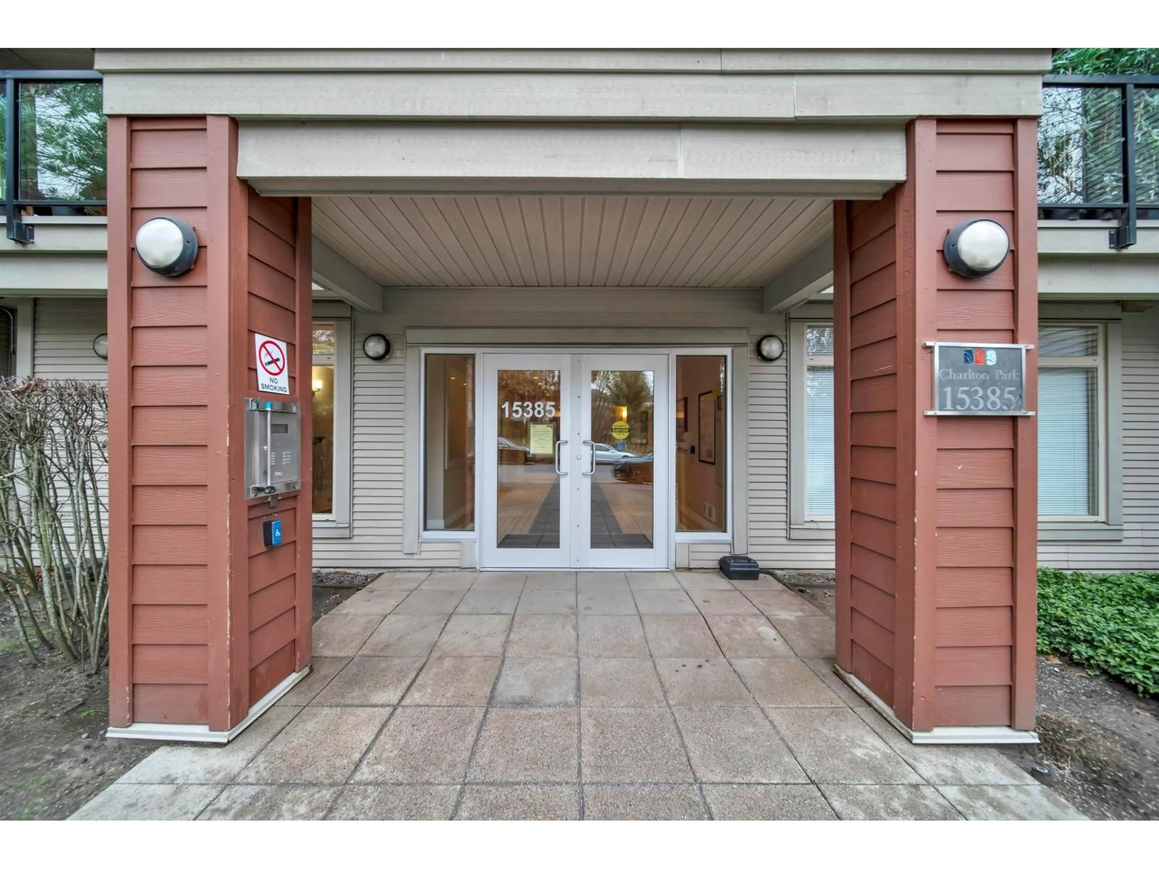 Indoor entryway for 419 - 15385 101A AVENUE, Surrey British Columbia V3R0B4