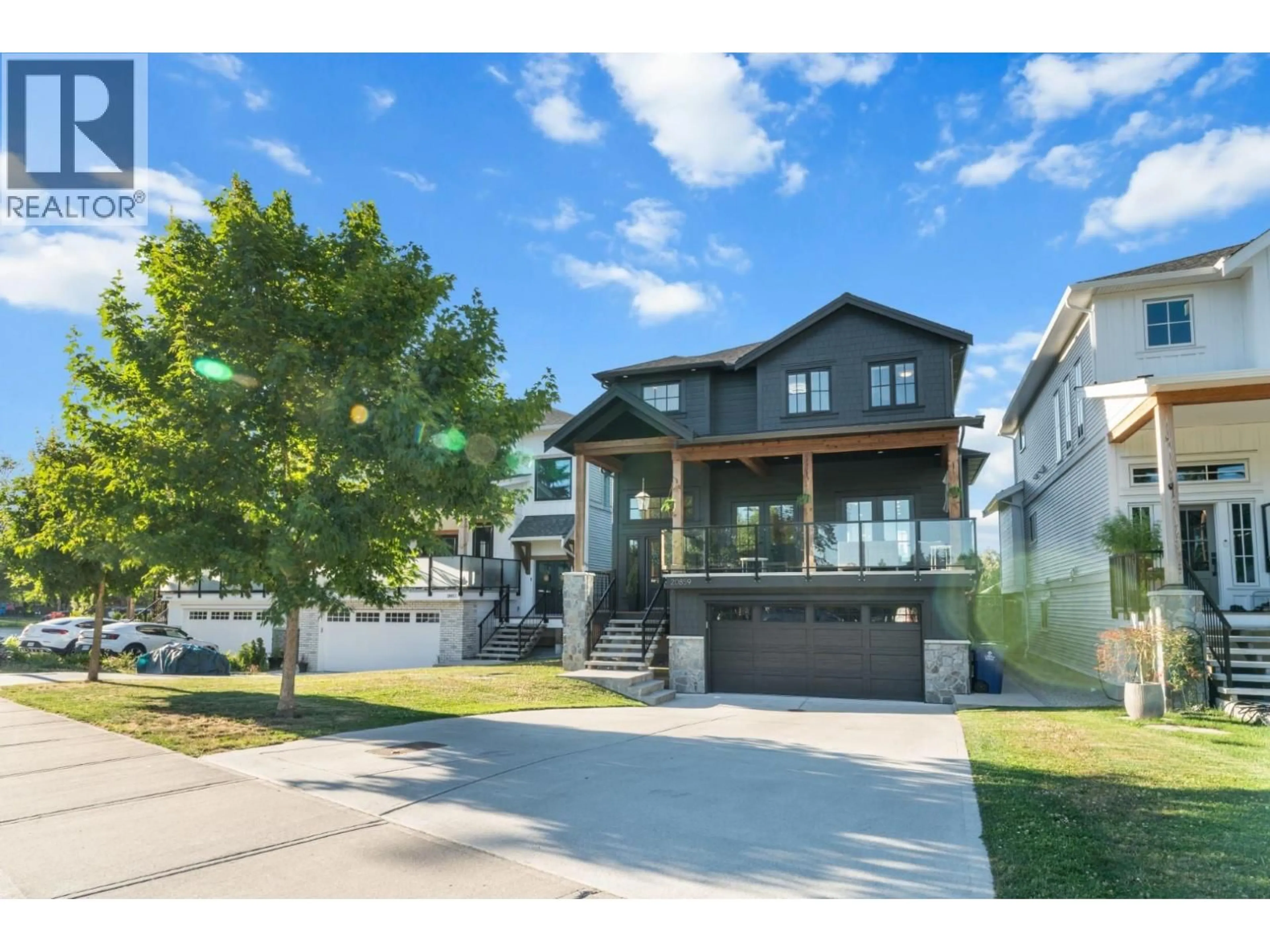 Home with vinyl exterior material, street for 20859 GOLF LANE, Maple Ridge British Columbia V2X1M1