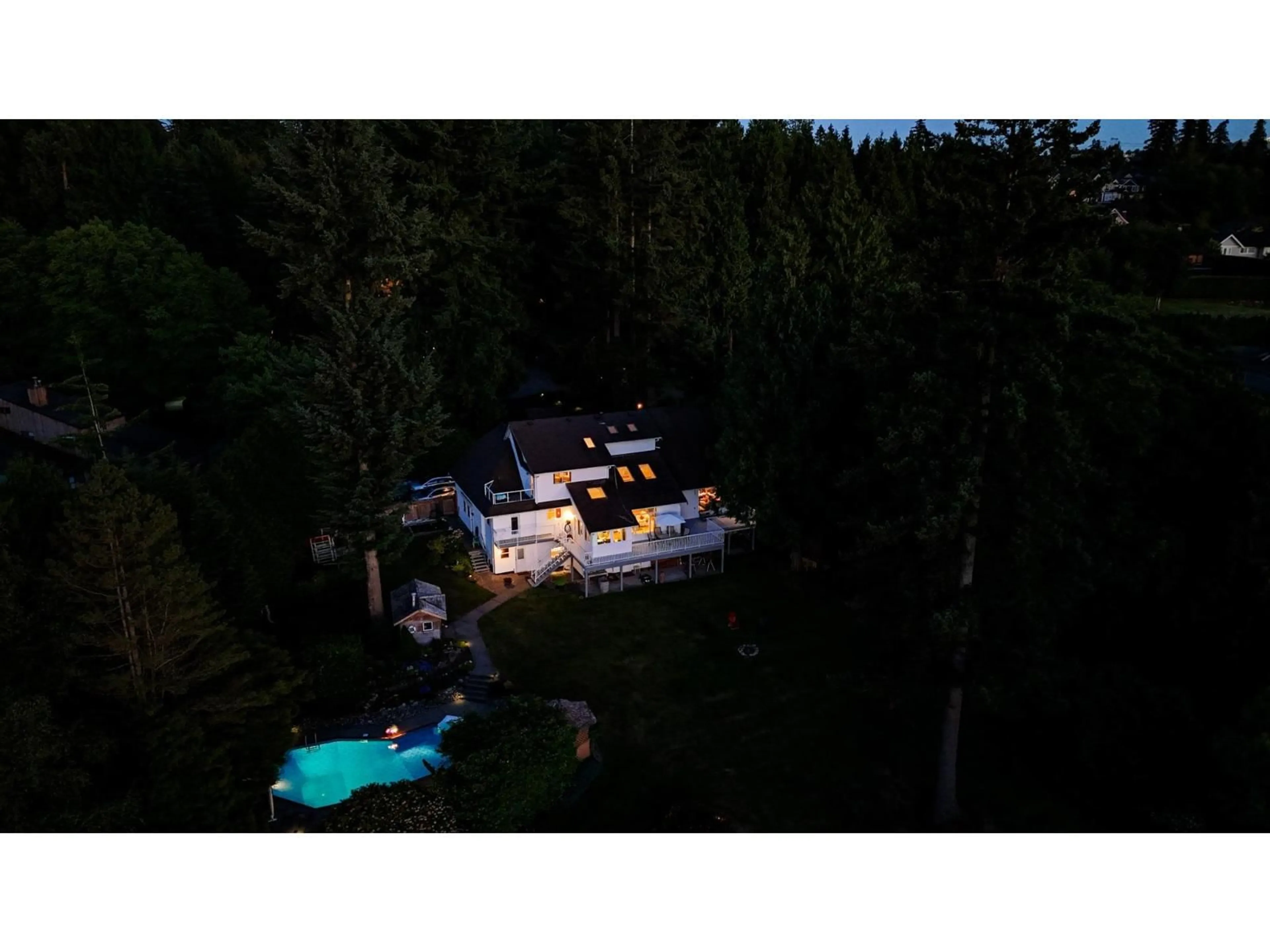 A pic from outside/outdoor area/front of a property/back of a property/a pic from drone, water/lake/river/ocean view for 16233 30B AVENUE, Surrey British Columbia V4P2X7