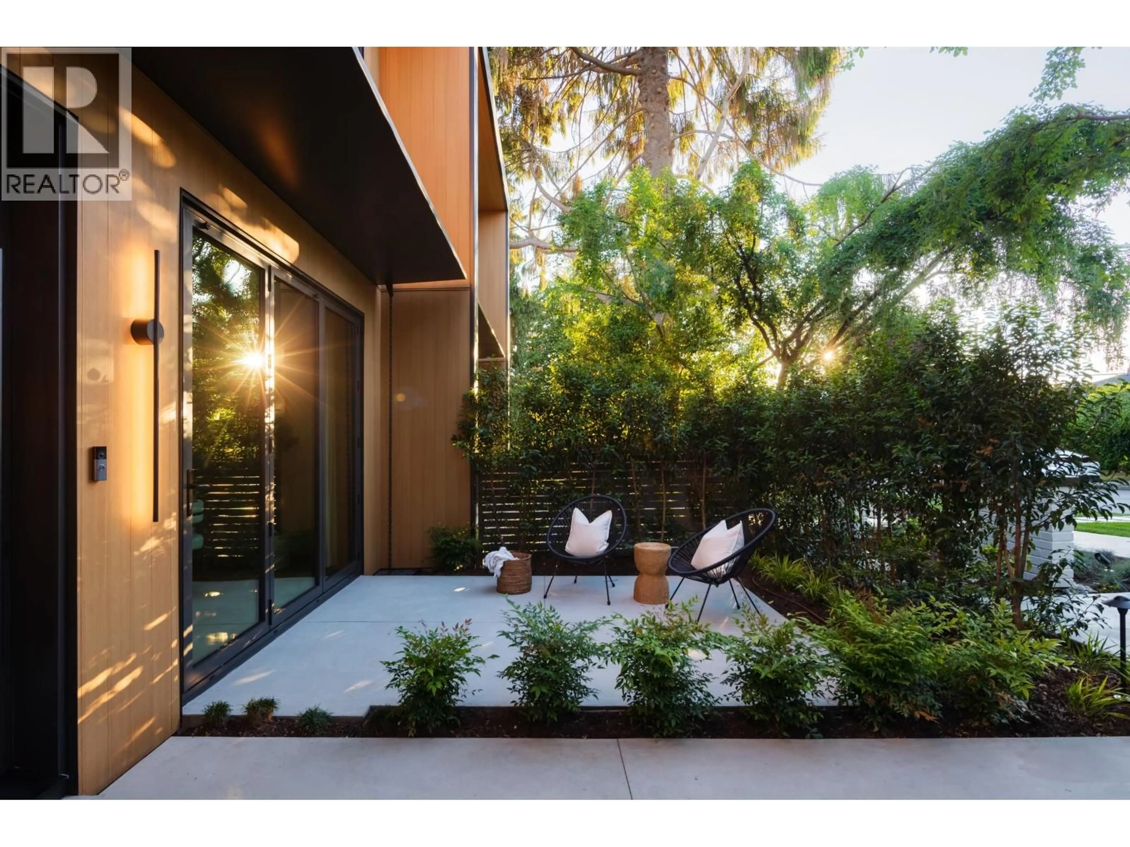 Patio, unknown for 1 - 3768 2ND AVENUE, Vancouver British Columbia V6R1J9