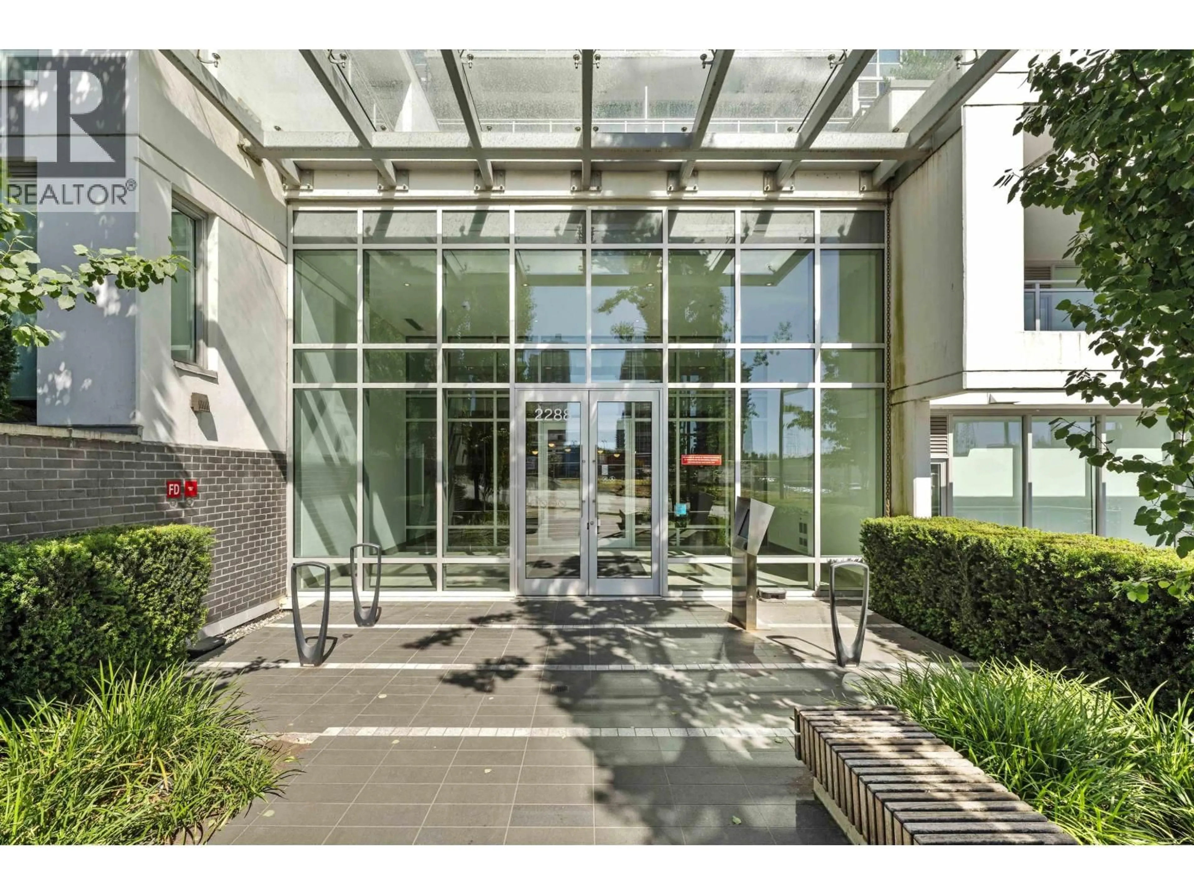 Indoor foyer for 802 - 2288 ALPHA AVENUE, Burnaby British Columbia V5C0L9
