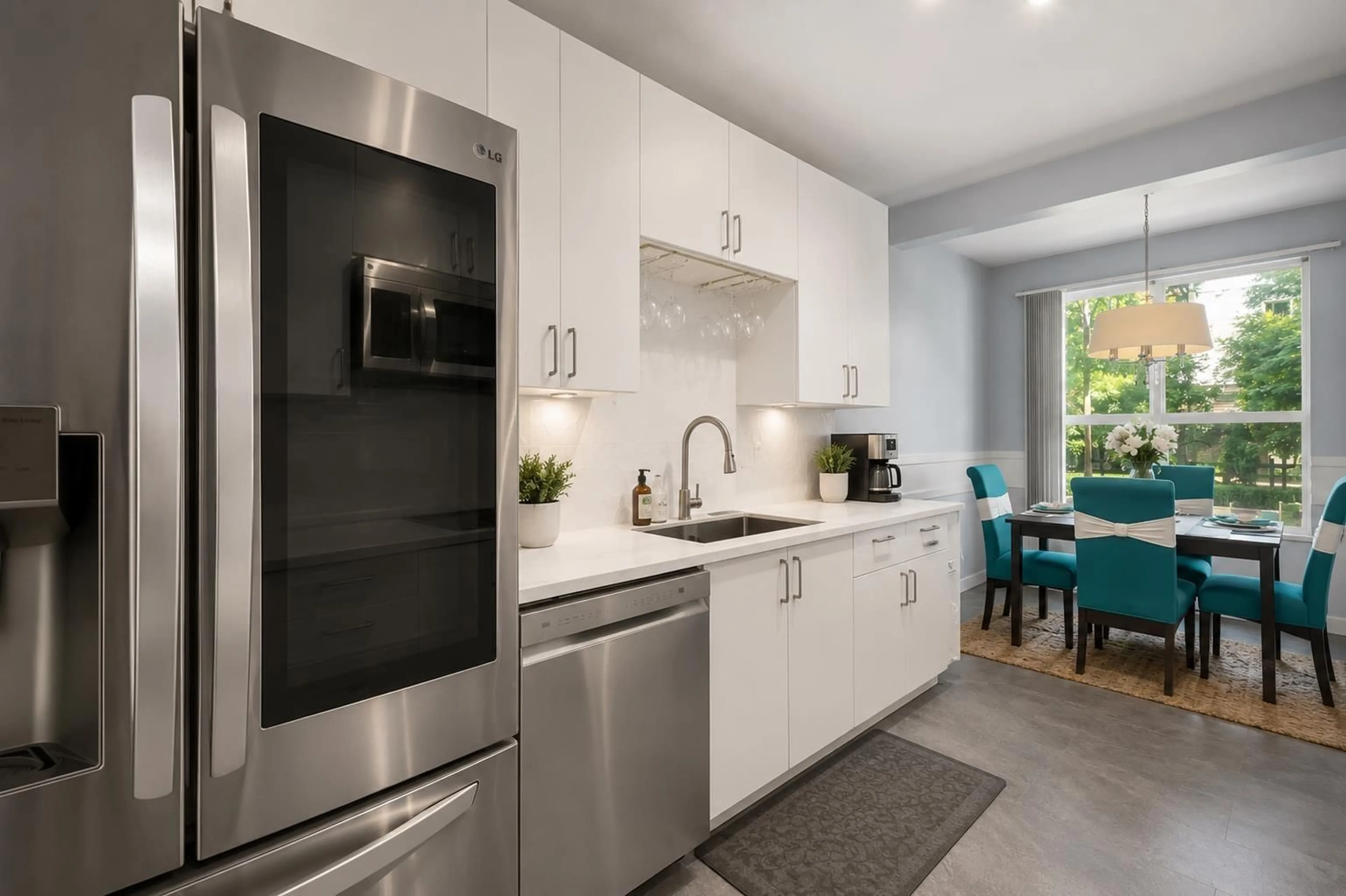 Open concept kitchen, ceramic/tile floor for 109 - 14980 101A AVENUE, Surrey British Columbia V3R0T1