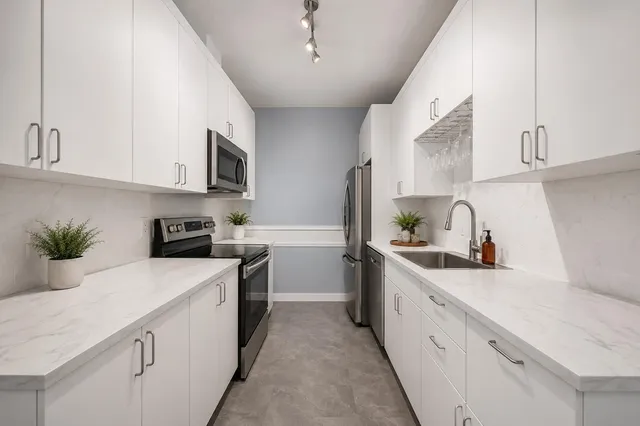 109 - 14980 101A AVENUE, Surrey 5