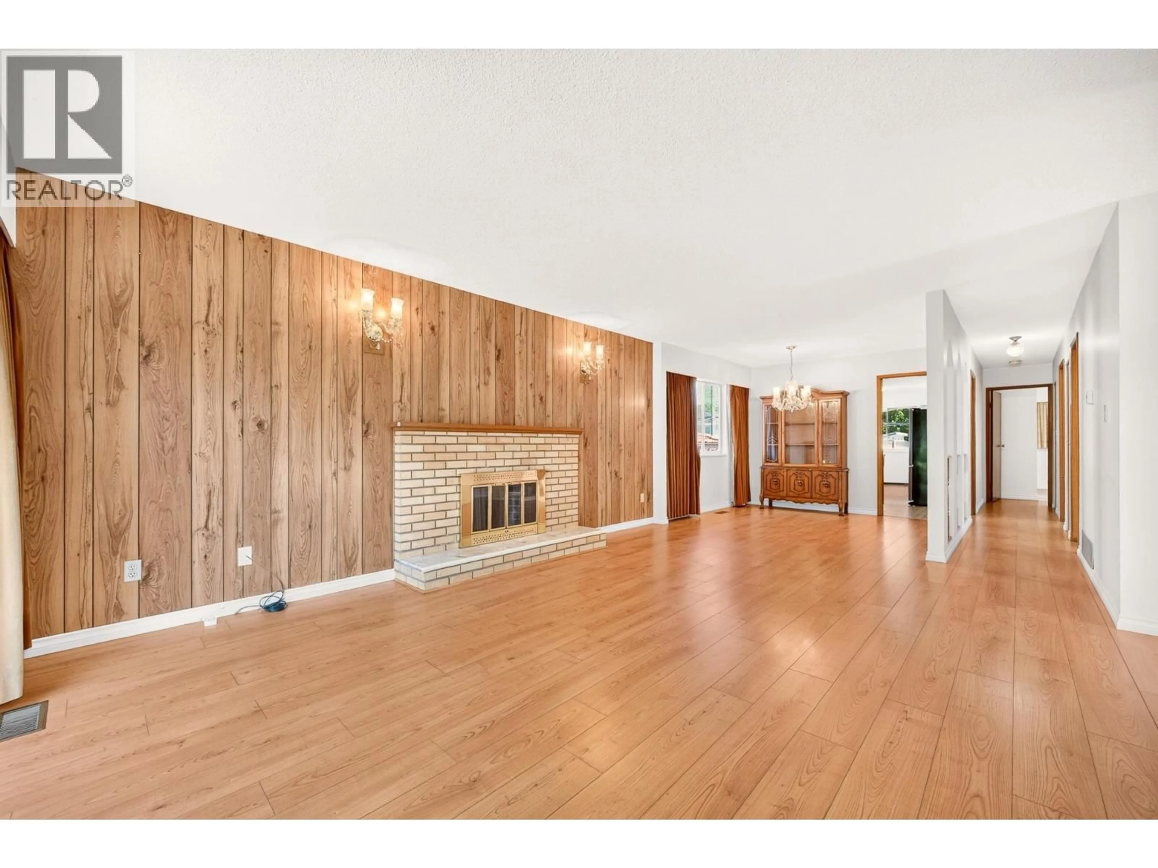Indoor foyer for 2463 GALT STREET, Vancouver British Columbia V5R2R8