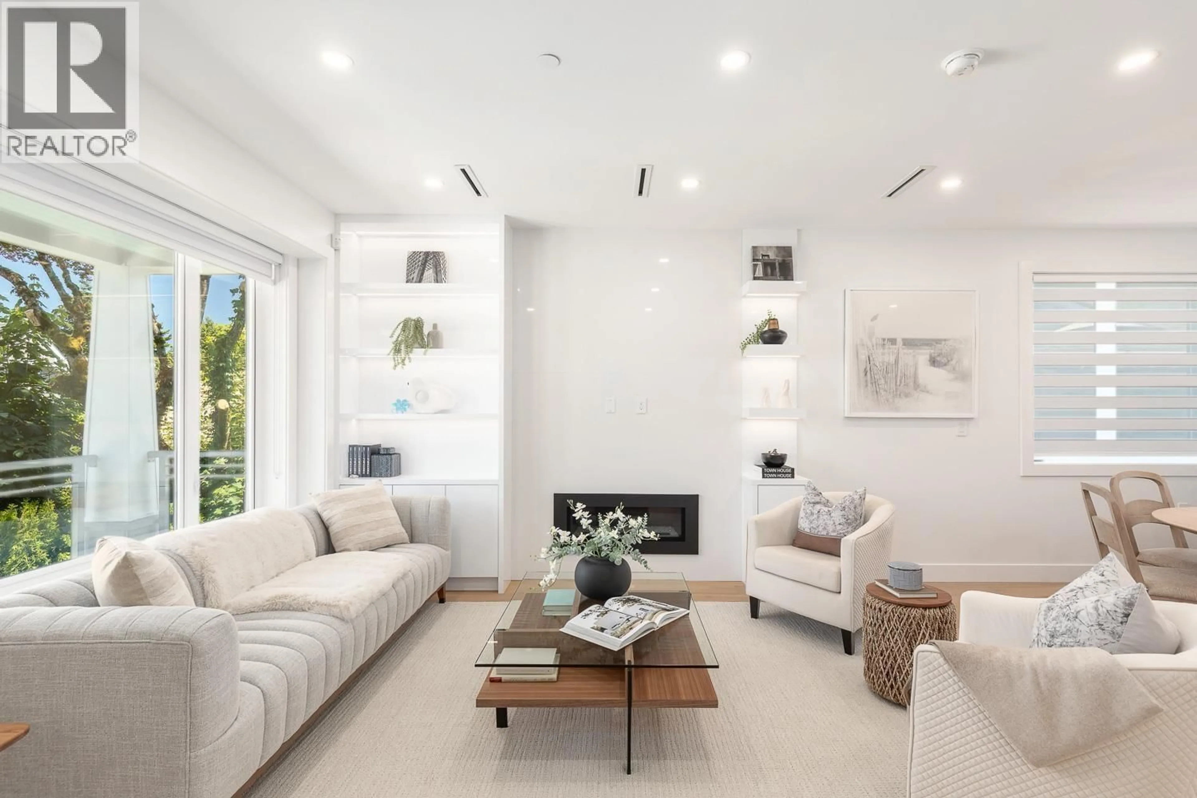 Living room with furniture, ceramic/tile floor for 2886 29TH AVENUE, Vancouver British Columbia V6L1Y1