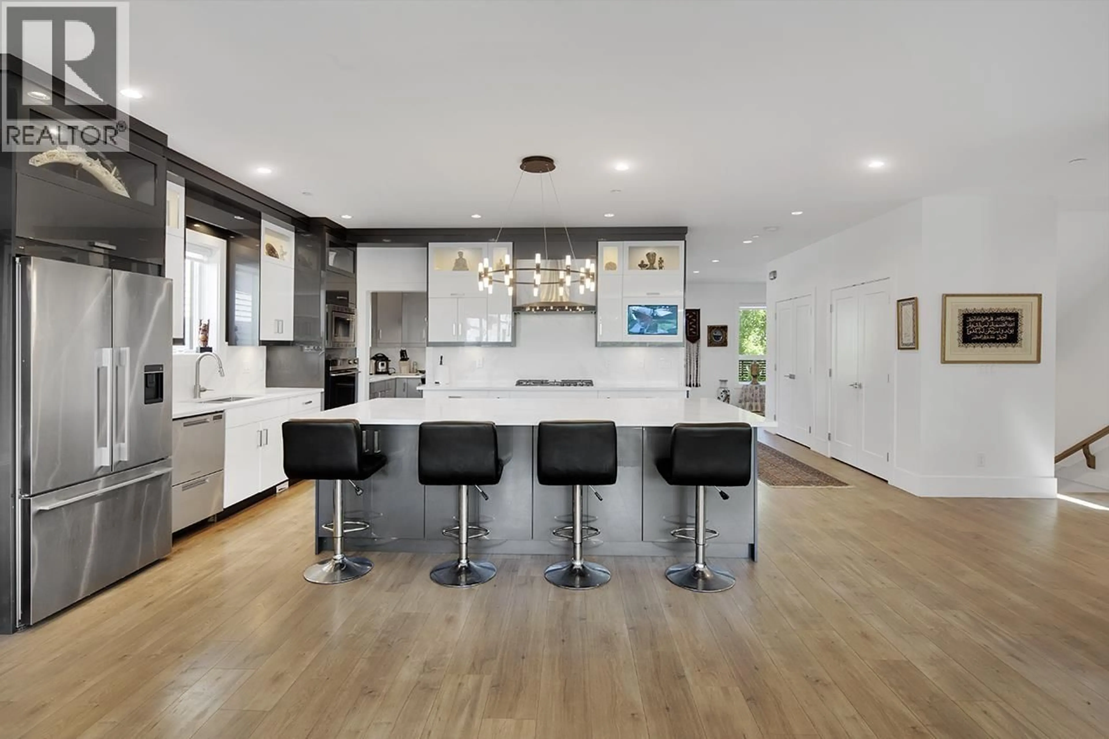 Contemporary kitchen, unknown for 23072 CLIFF AVENUE, Maple Ridge British Columbia V2X7Z9