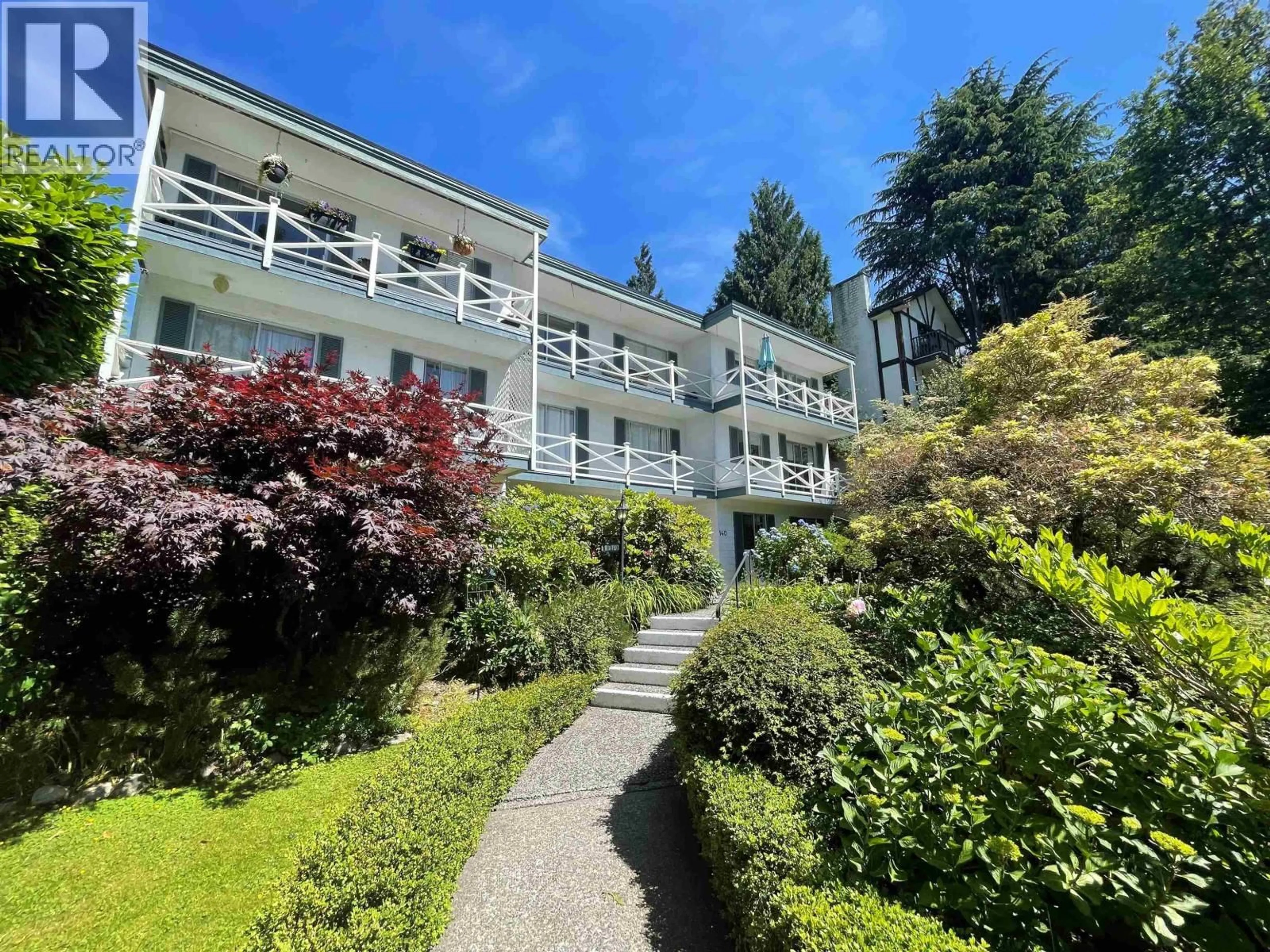 A pic from outside/outdoor area/front of a property/back of a property/a pic from drone, unknown for 11 - 140 20 STREET, North Vancouver British Columbia V7L3A4
