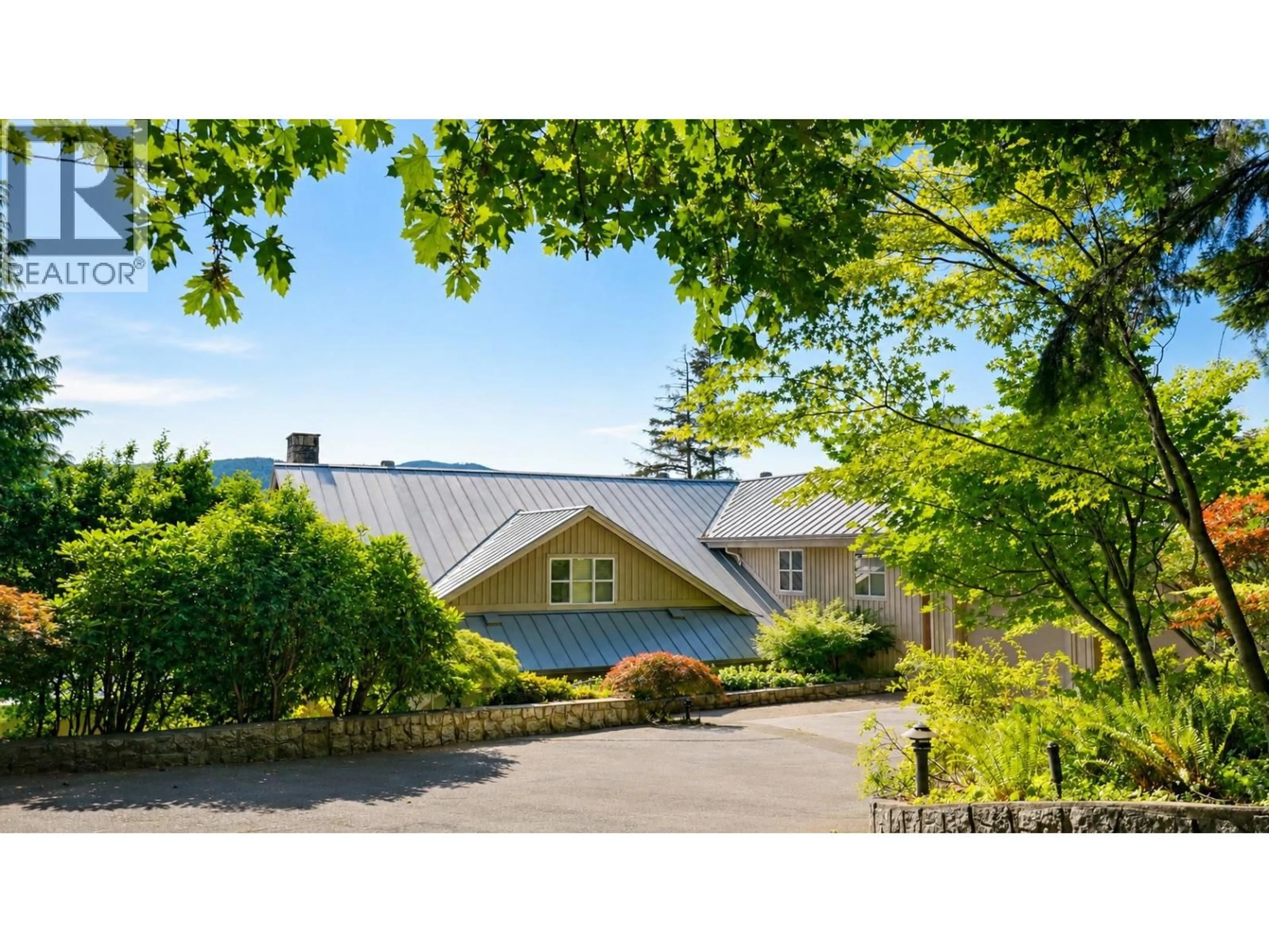 A pic from outside/outdoor area/front of a property/back of a property/a pic from drone, unknown for 6231 TAYLOR DRIVE, West Vancouver British Columbia V7W1Y8