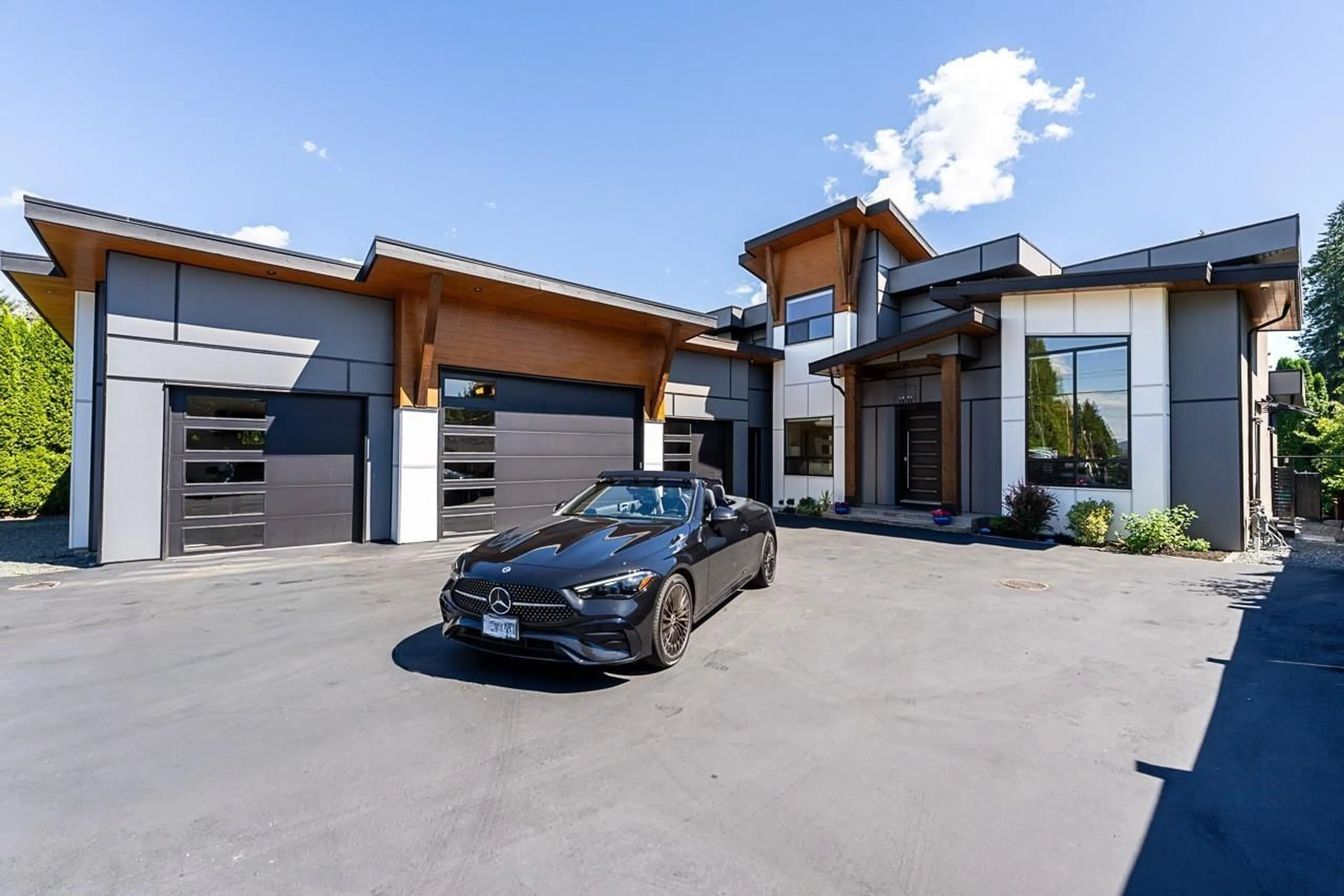 Indoor garage for 22838 88 AVENUE, Langley British Columbia V1M2R7