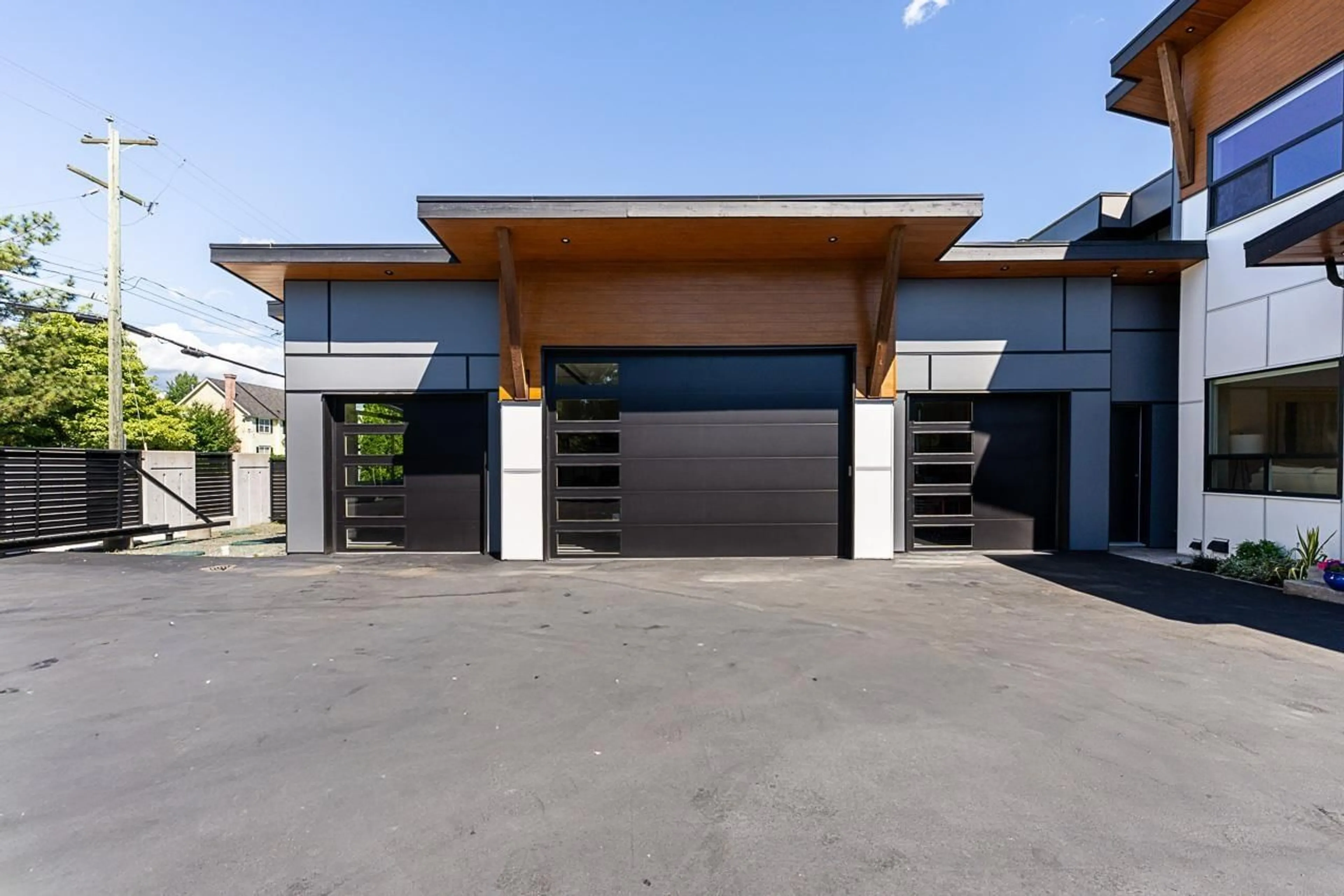 Indoor garage for 22838 88 AVENUE, Langley British Columbia V1M2R7