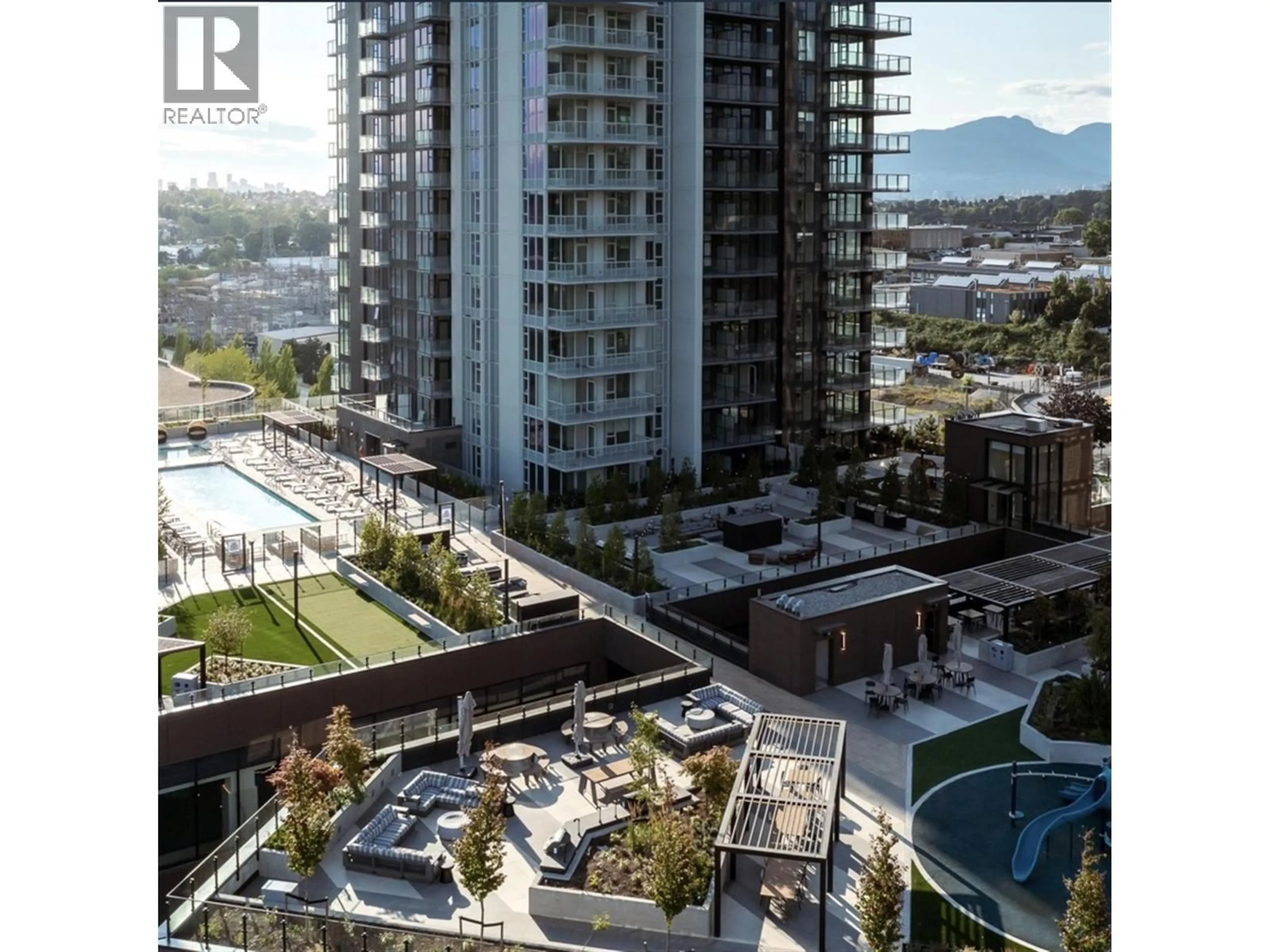 Patio, water/lake/river/ocean view for 3801 - 2186 GILMORE AVENUE, Burnaby British Columbia V5C0N7