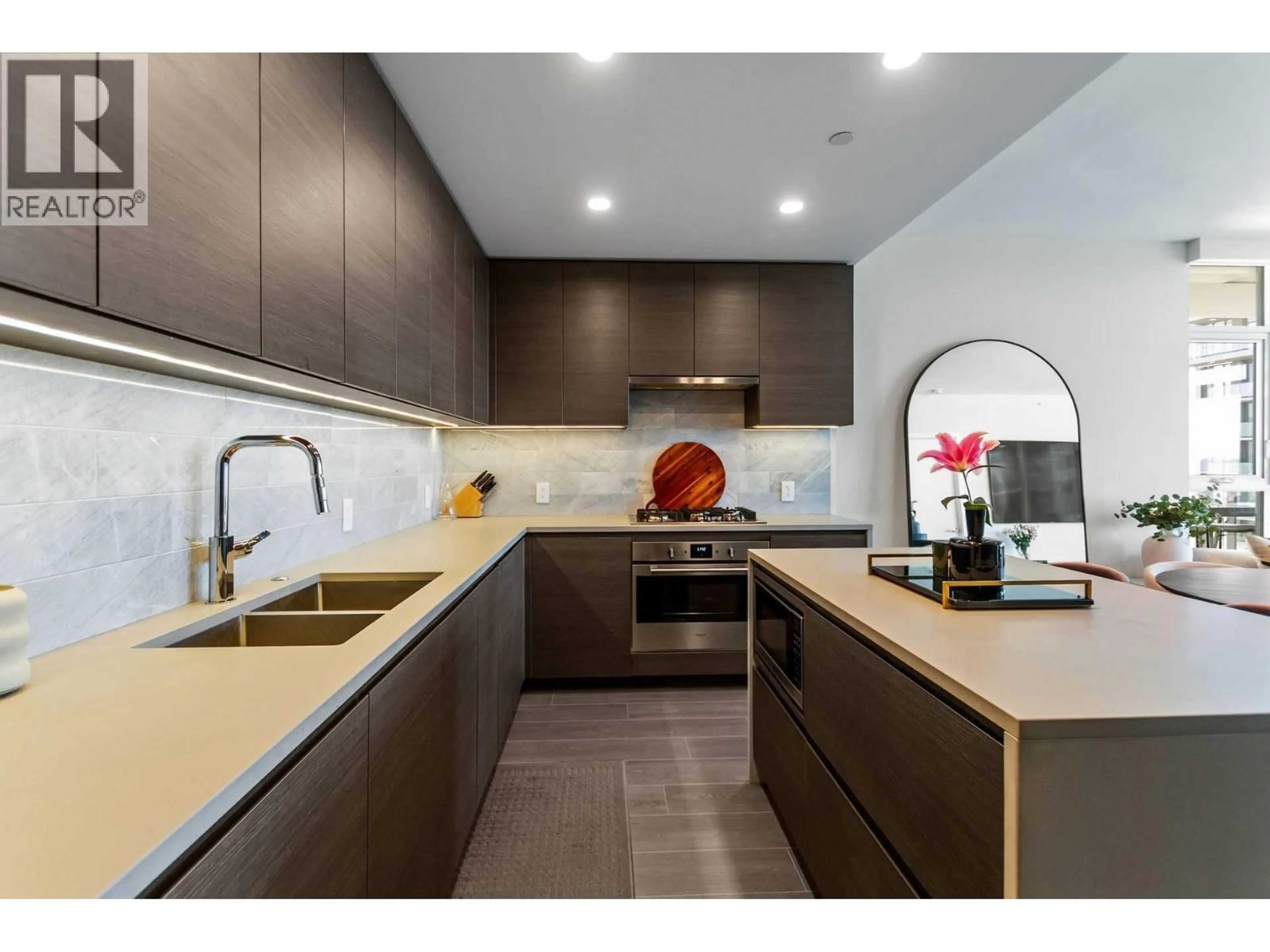 Contemporary kitchen, ceramic/tile floor for 3801 - 2186 GILMORE AVENUE, Burnaby British Columbia V5C0N7