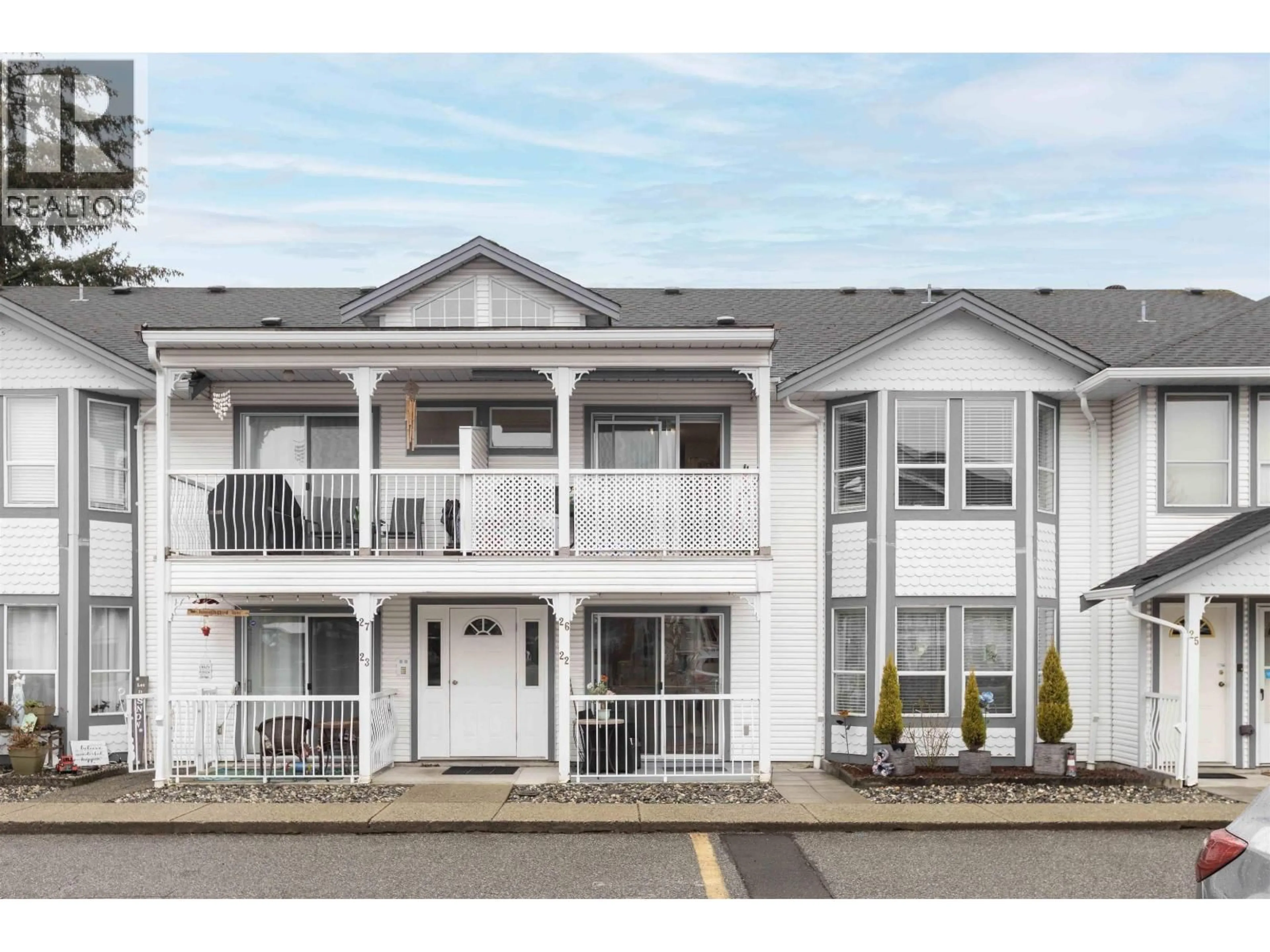 Home with vinyl exterior material, street for 26 - 20554 118 AVENUE, Maple Ridge British Columbia V2X0S3