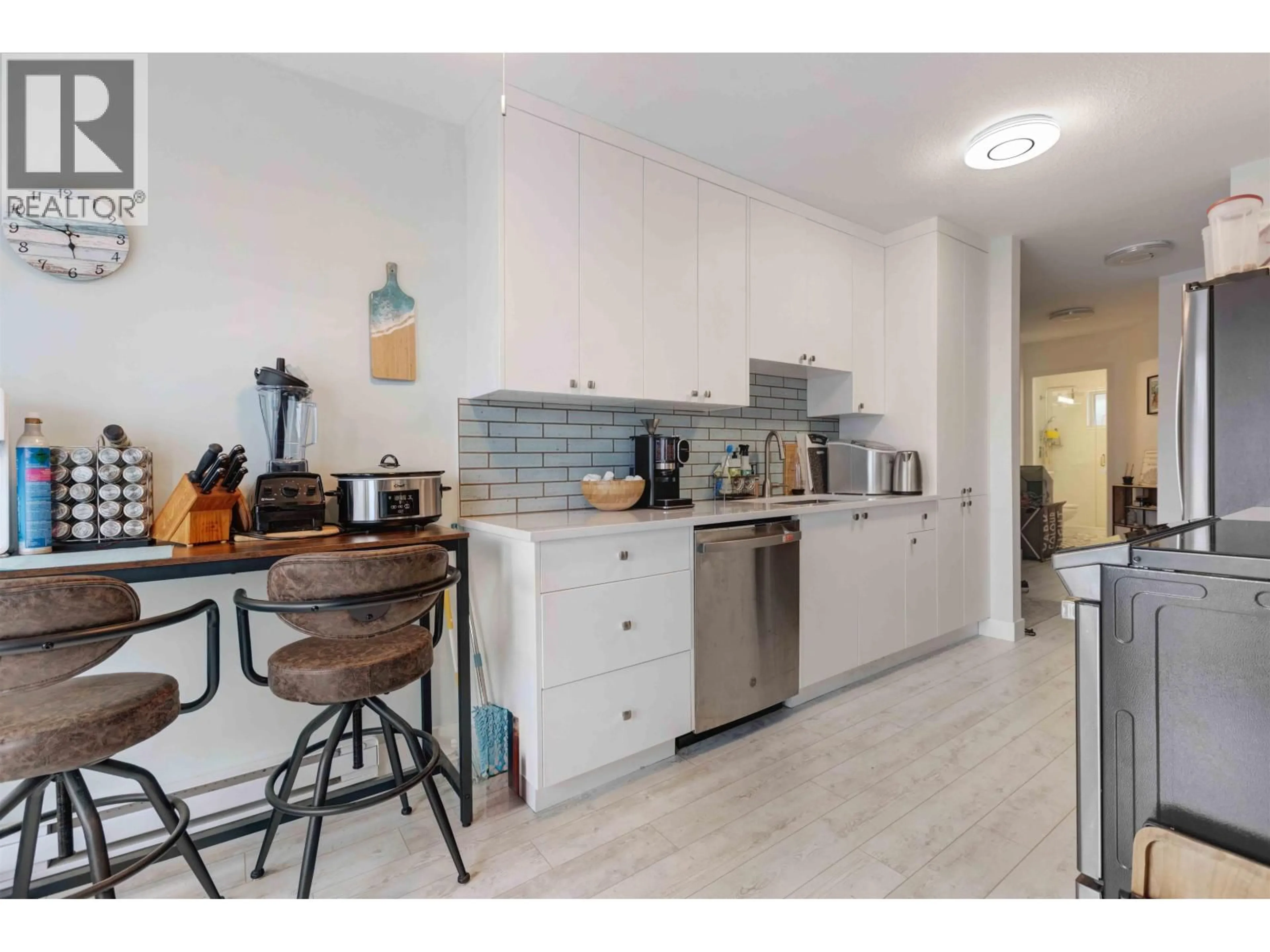 Open concept kitchen, unknown for 26 - 20554 118 AVENUE, Maple Ridge British Columbia V2X0S3