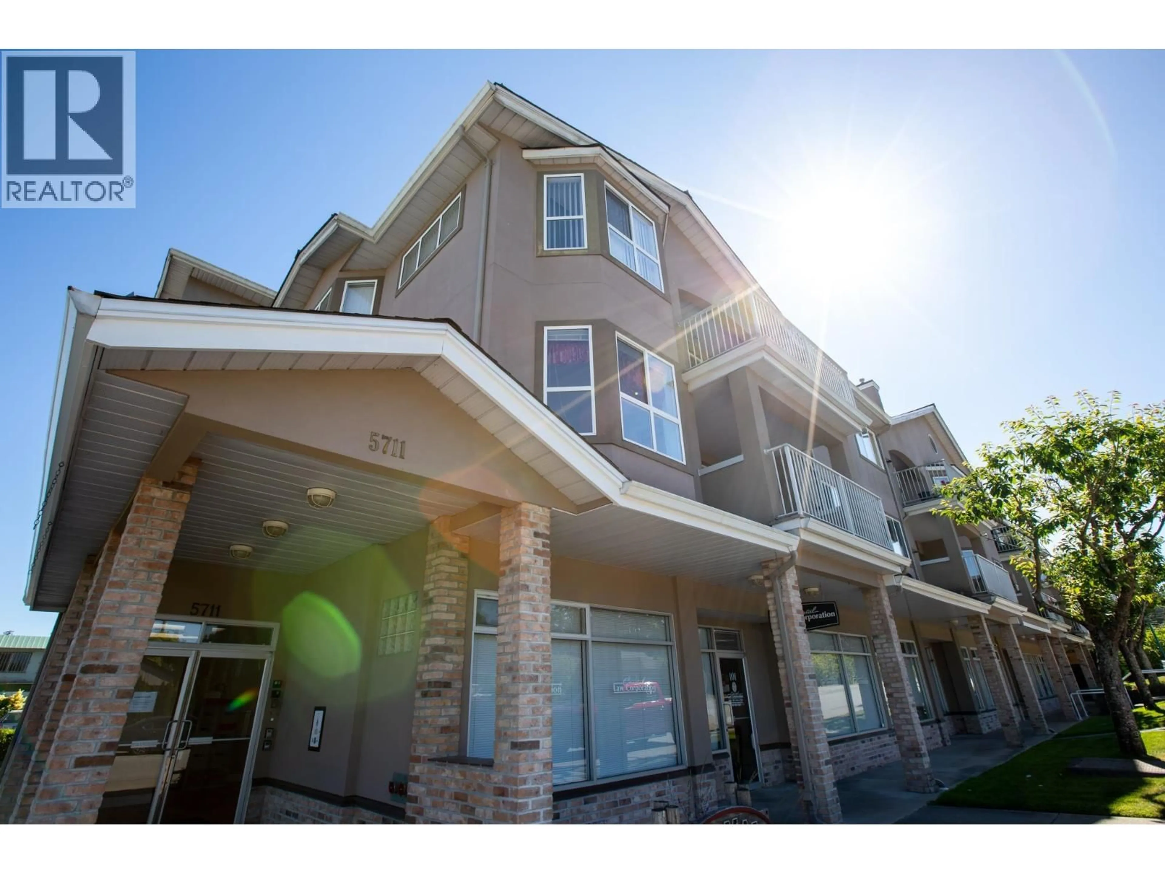 Unknown for 201 - 5711 MERMAID STREET, Sechelt British Columbia V7Z0J6
