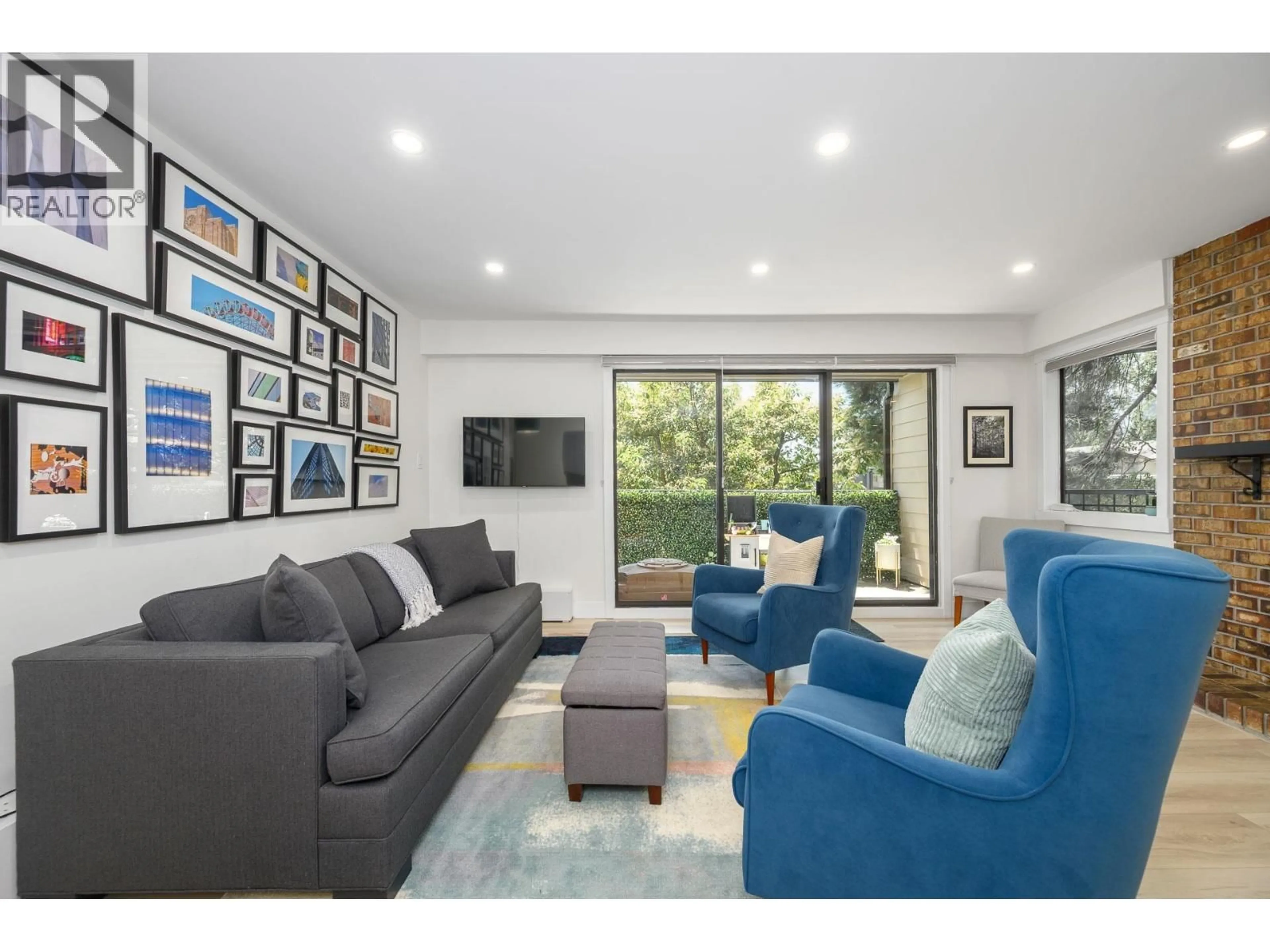 Living room with furniture, unknown for 316 - 1385 DRAYCOTT ROAD, North Vancouver British Columbia V7J3K9
