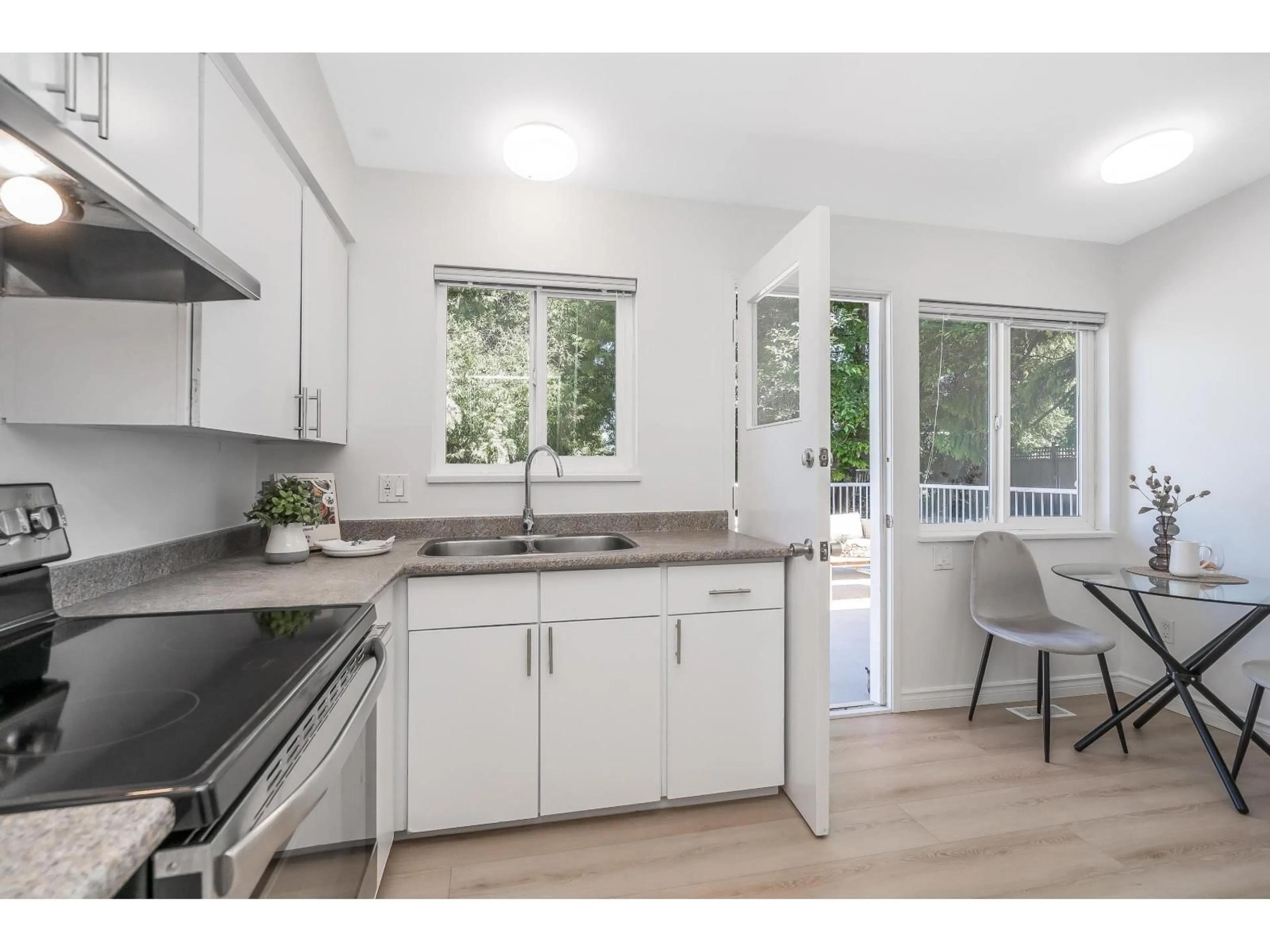 Open concept kitchen, unknown for 11291 REGAL DRIVE, Surrey British Columbia V3V2S5