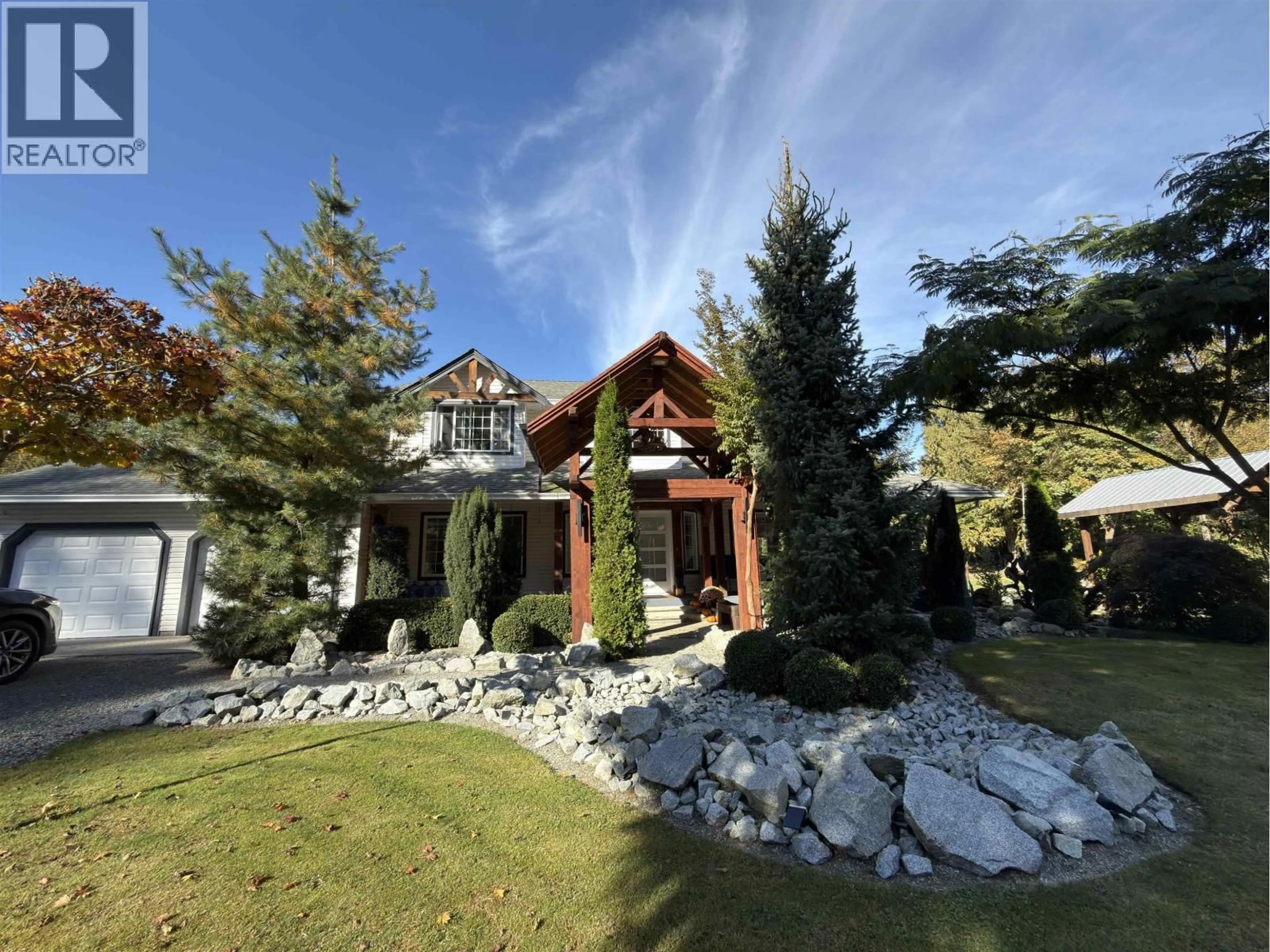 A pic from outside/outdoor area/front of a property/back of a property/a pic from drone, mountain view for 28675 98 AVENUE, Maple Ridge British Columbia V2W1K9