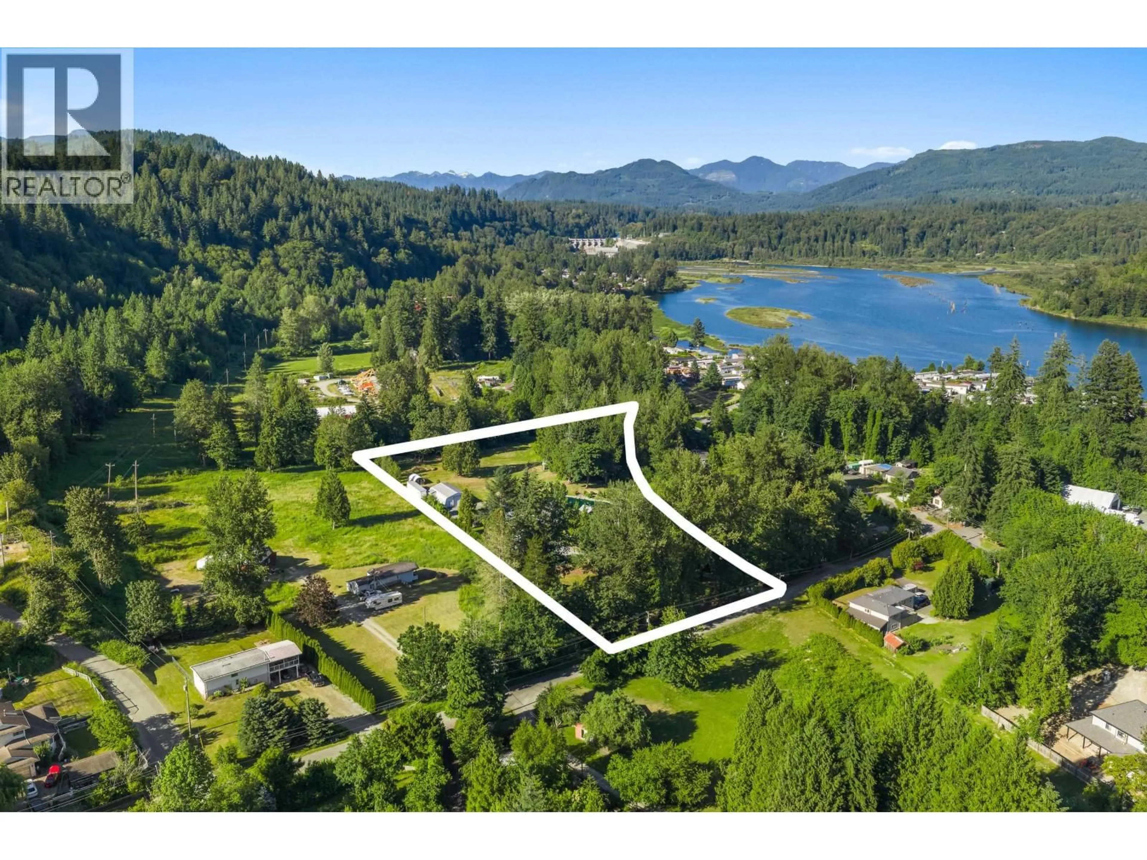 A pic from outside/outdoor area/front of a property/back of a property/a pic from drone, water/lake/river/ocean view for 28675 98 AVENUE, Maple Ridge British Columbia V2W1K9