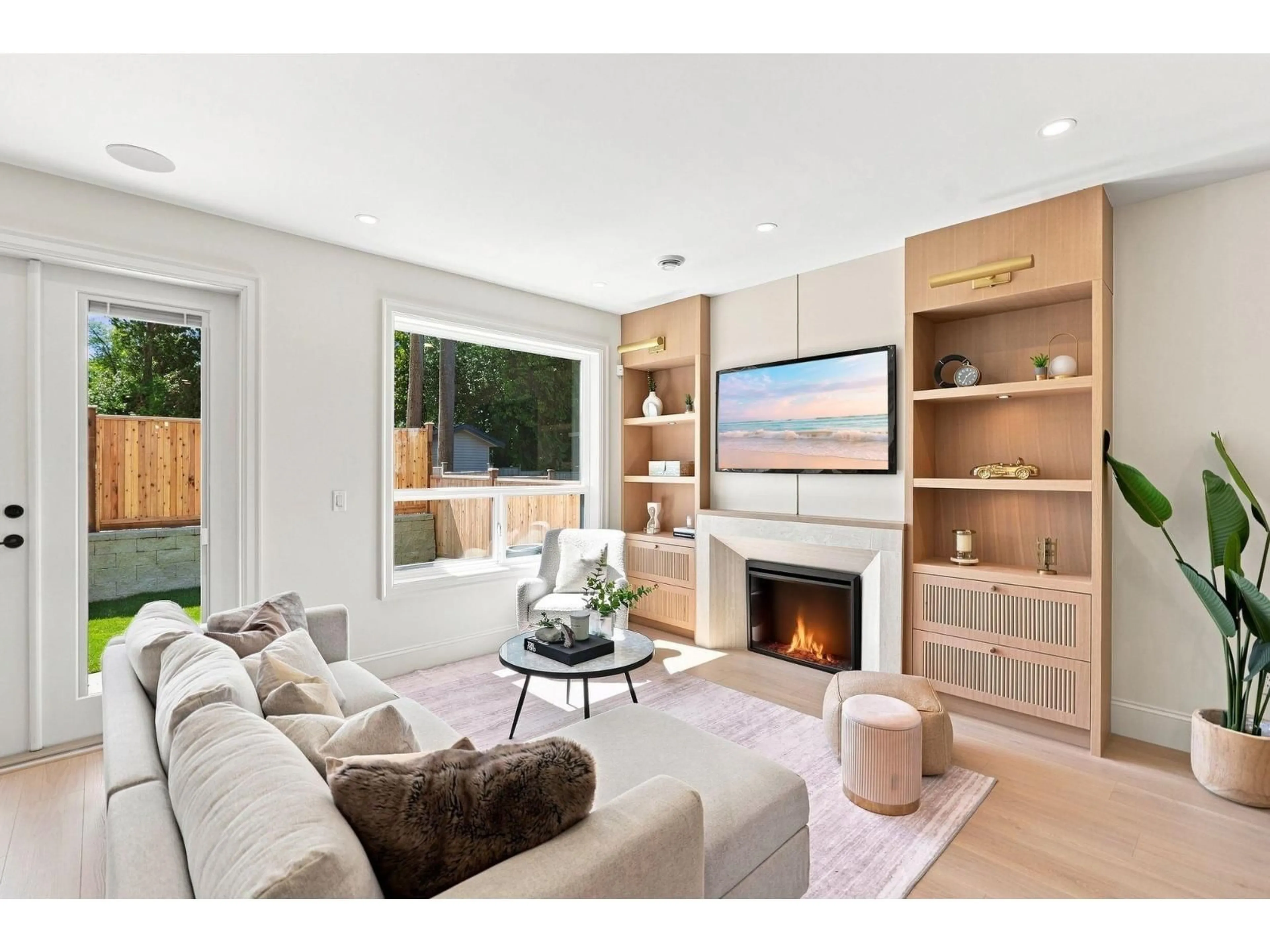 Living room with furniture, unknown for 11462 92 AVENUE, Delta British Columbia V4C3K7