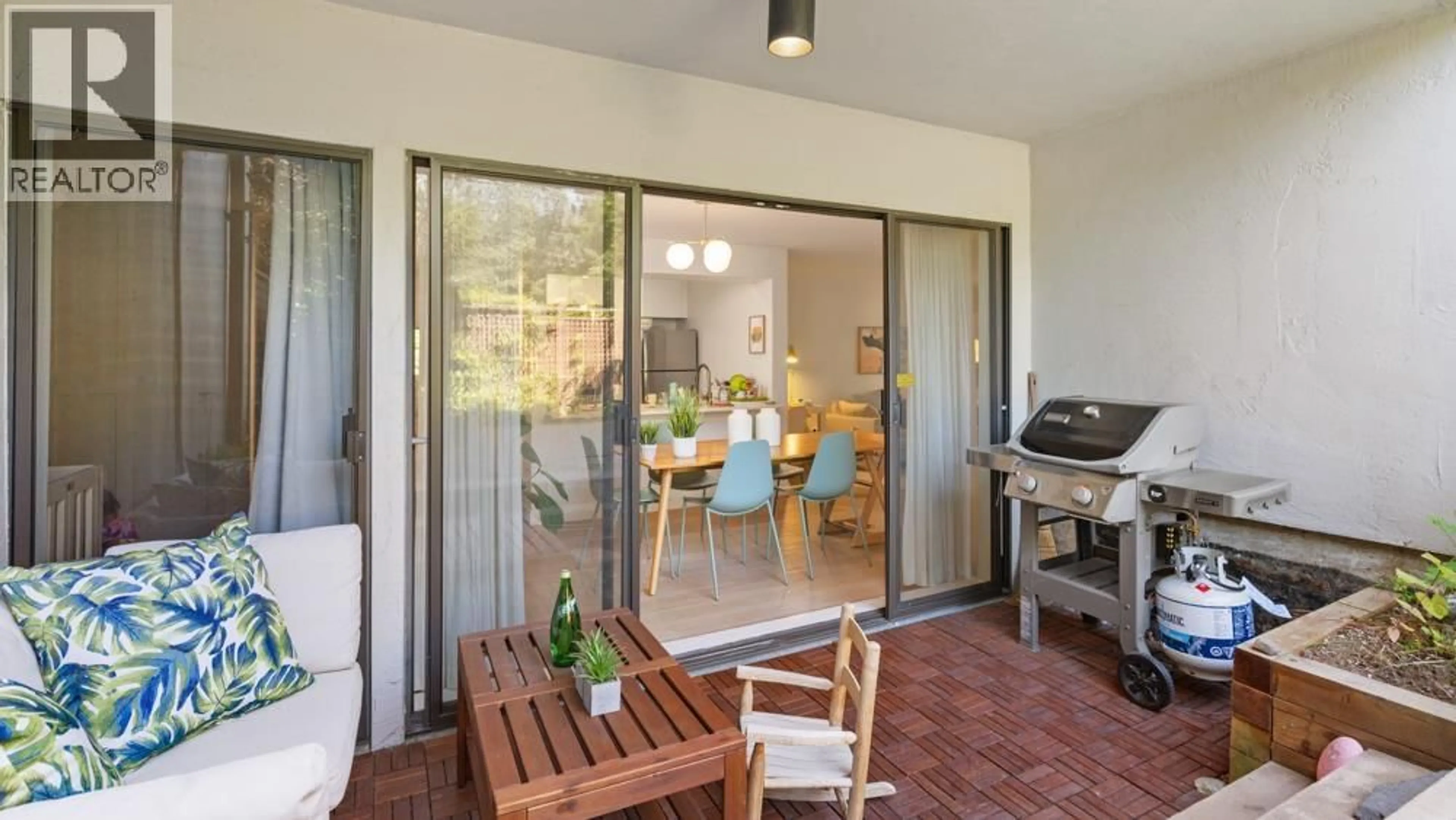 Patio, street for 115 - 1945 WOODWAY PLACE, Burnaby British Columbia V5B4S4