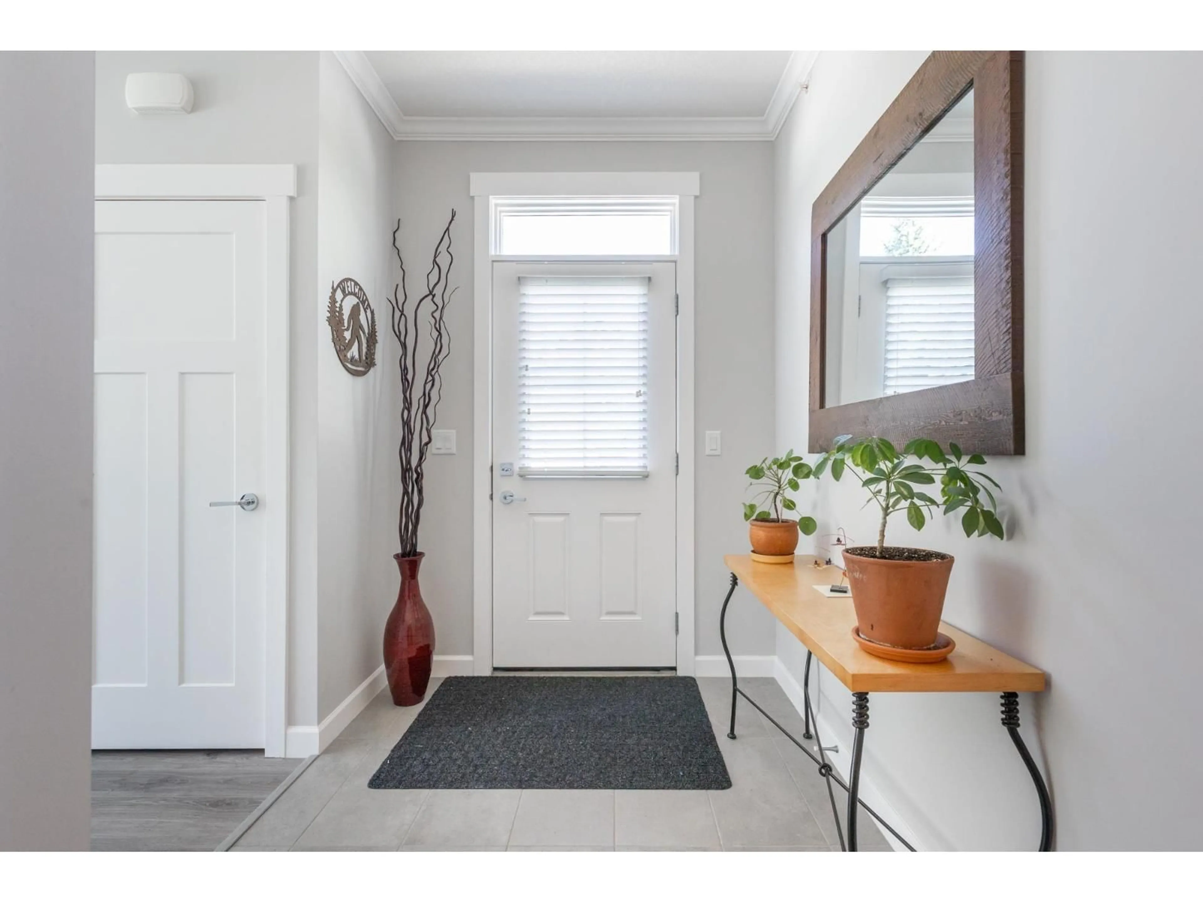 Indoor entryway for 86 - 7138 210 STREET, Langley British Columbia V2Y0V7