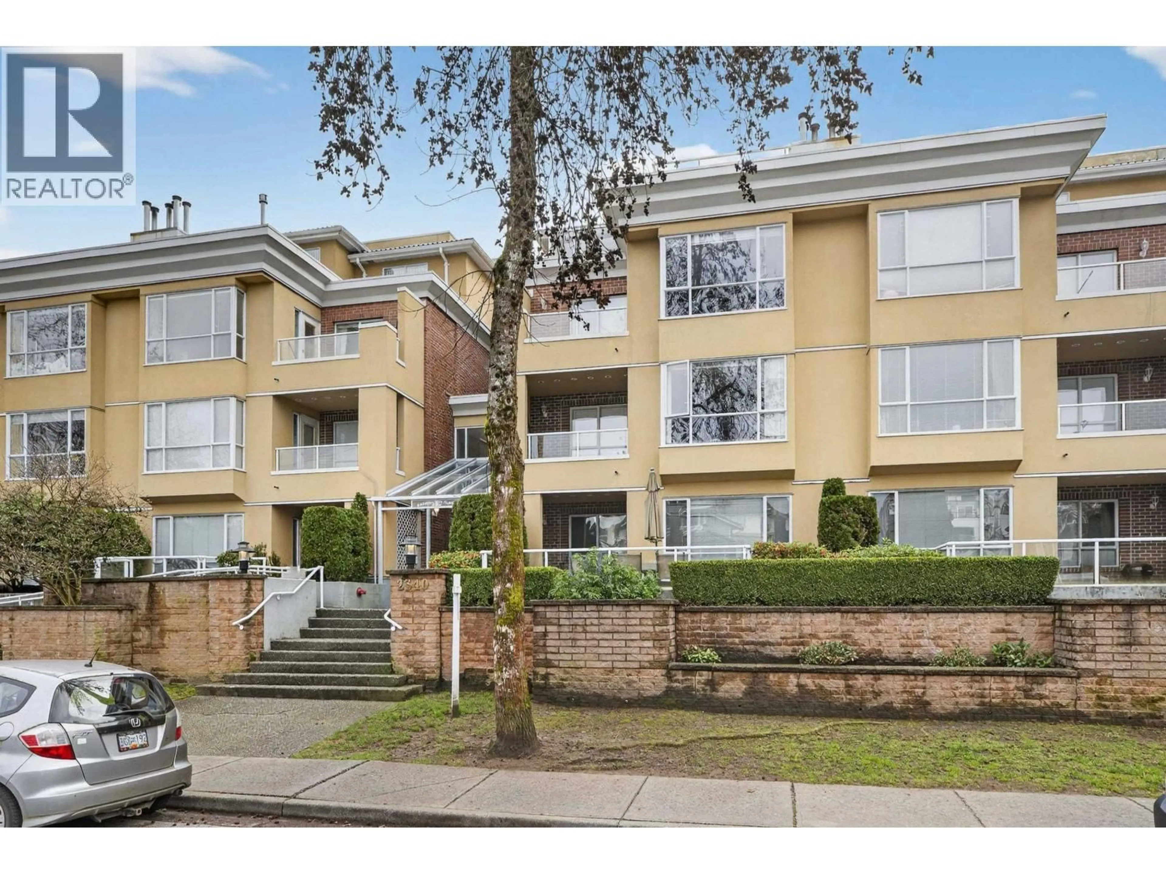 A pic from outside/outdoor area/front of a property/back of a property/a pic from drone, unknown for 308 - 2340 HAWTHORNE AVENUE, Port Coquitlam British Columbia V3C1W9