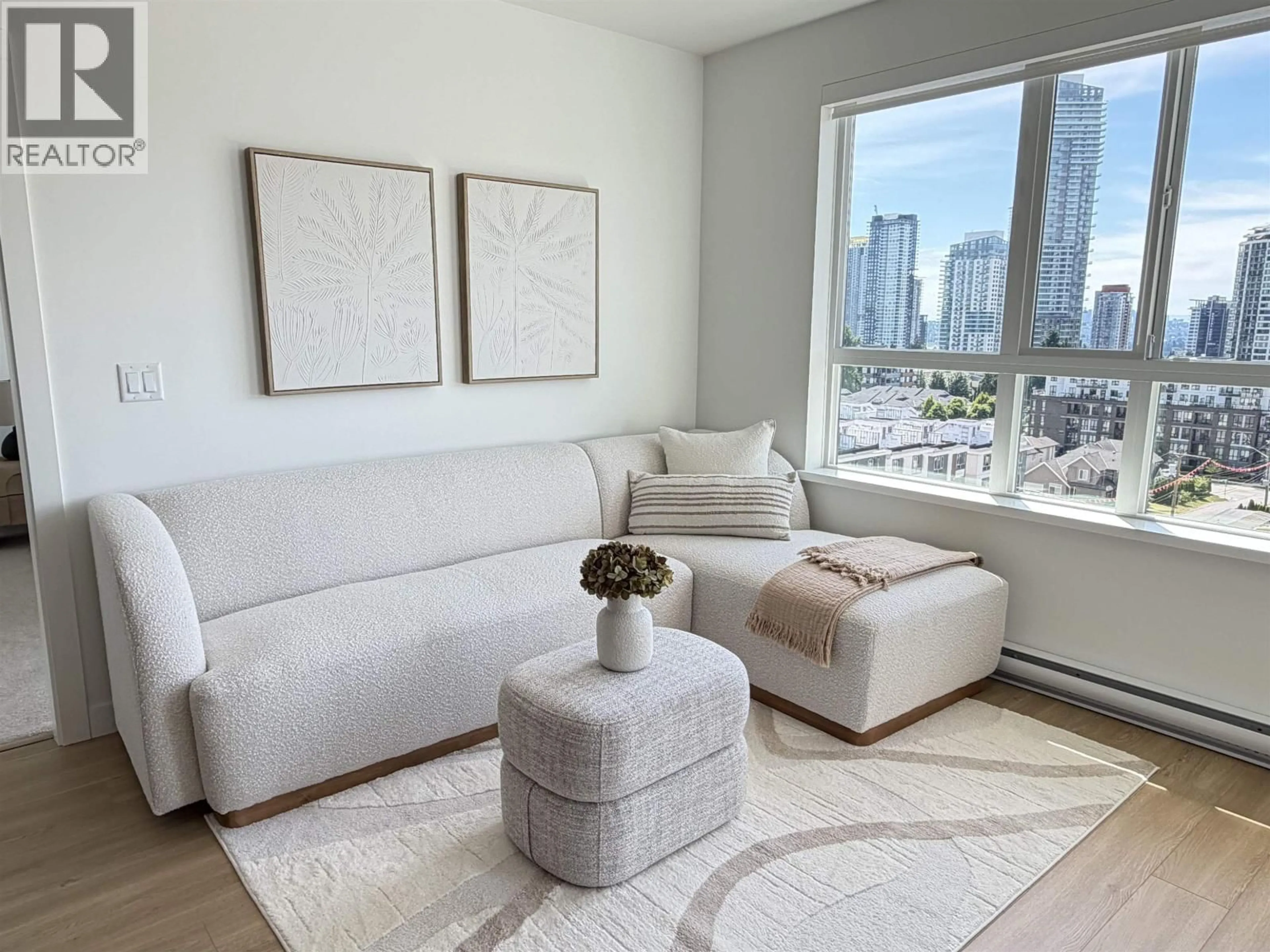 Living room with furniture, unknown for 603 - 723 GROVER AVENUE, Coquitlam British Columbia V3J0L9