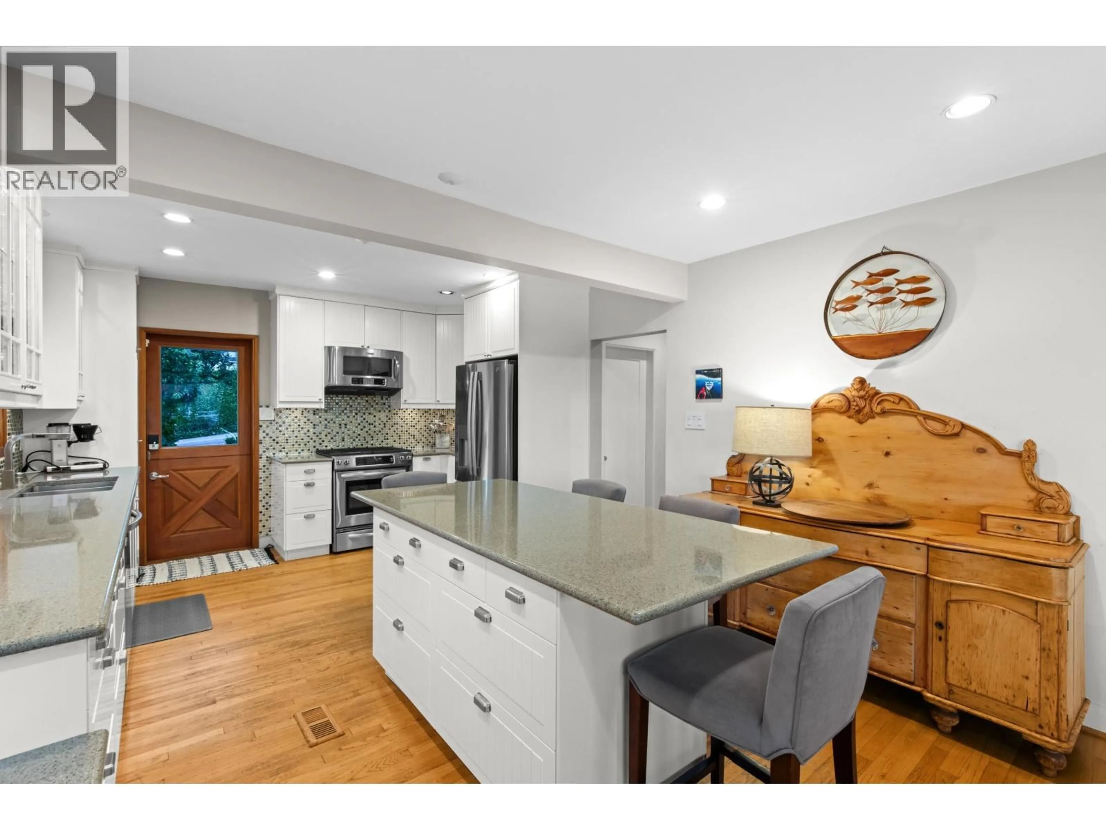 Open concept kitchen, unknown for 1104 ESQUIMALT AVENUE, West Vancouver British Columbia V7T1K1