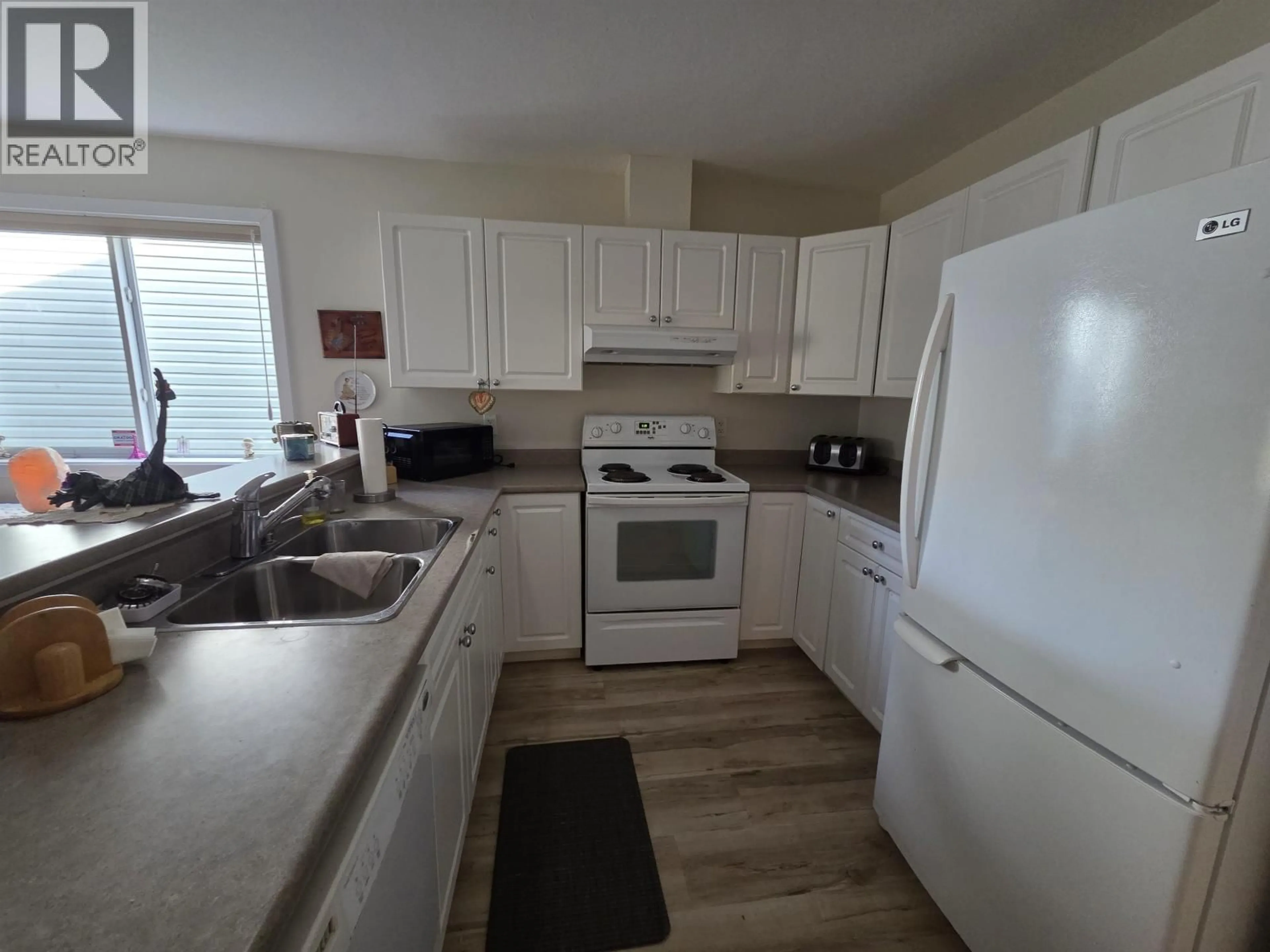 Standard kitchen, unknown for 32 - 3404 ADAM STREET, Terrace British Columbia V8G0H2