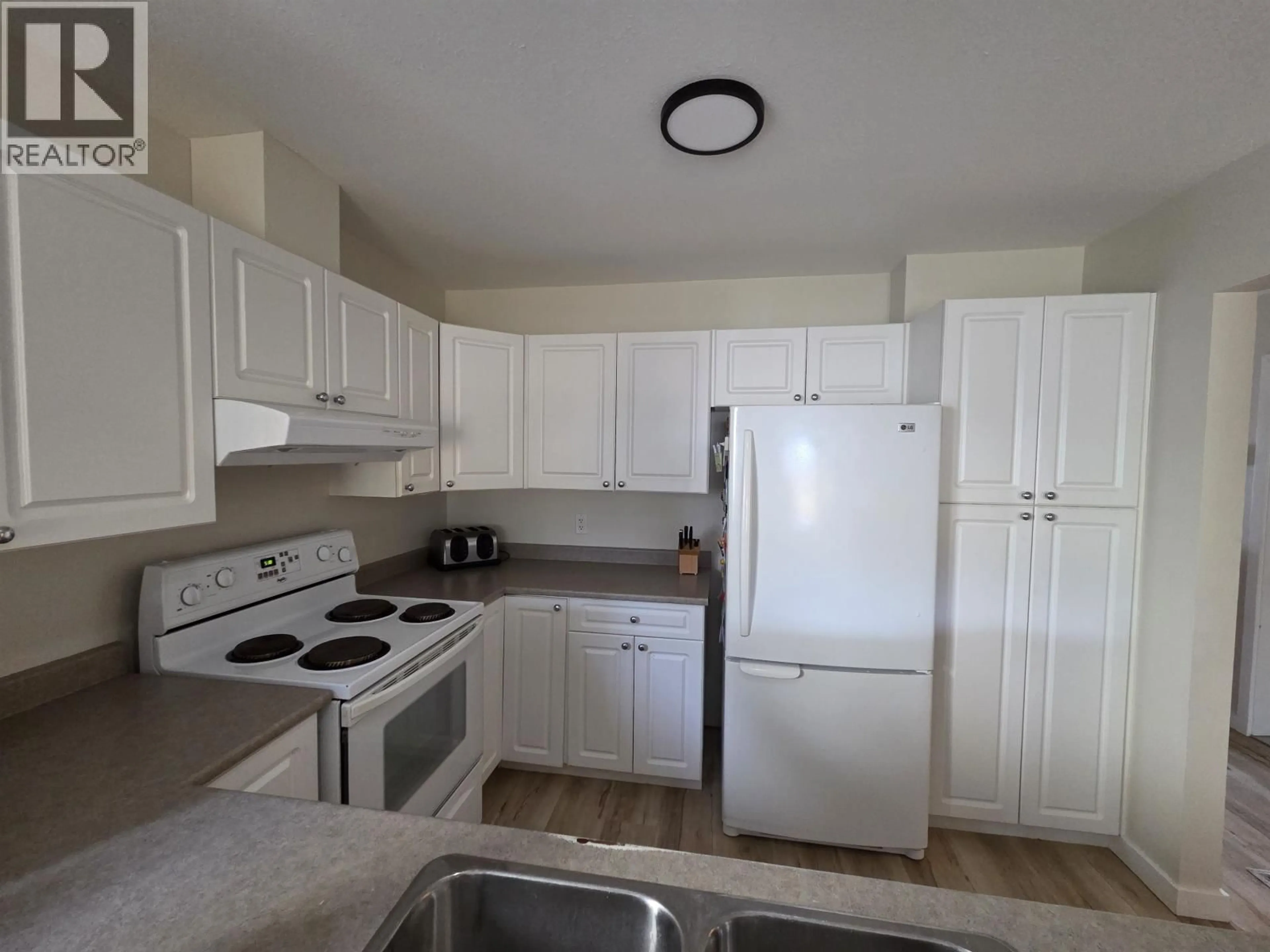 Standard kitchen, unknown for 32 - 3404 ADAM STREET, Terrace British Columbia V8G0H2