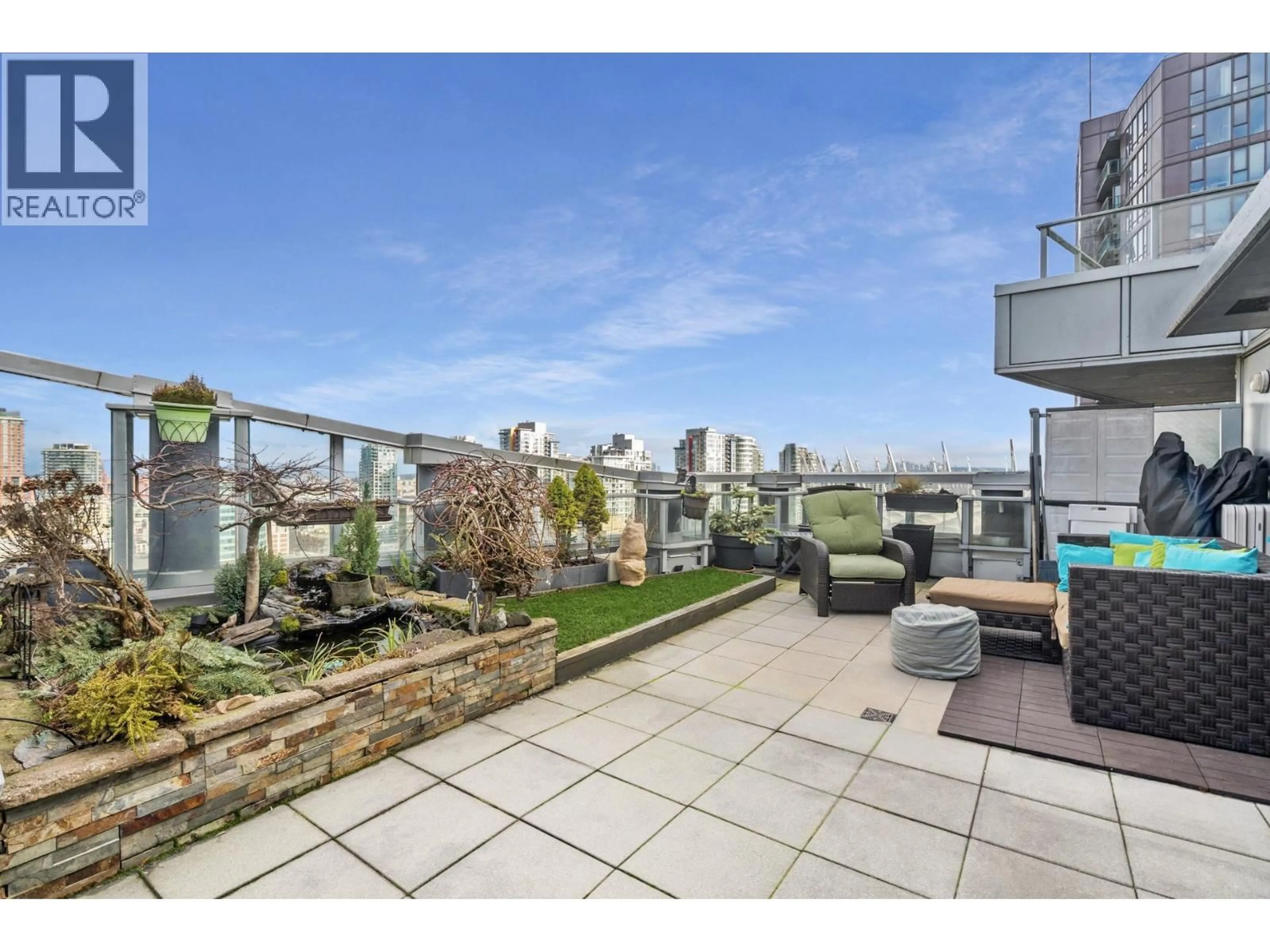 Patio, water/lake/river/ocean view for 2508 - 788 HAMILTON STREET, Vancouver British Columbia V6B0E9