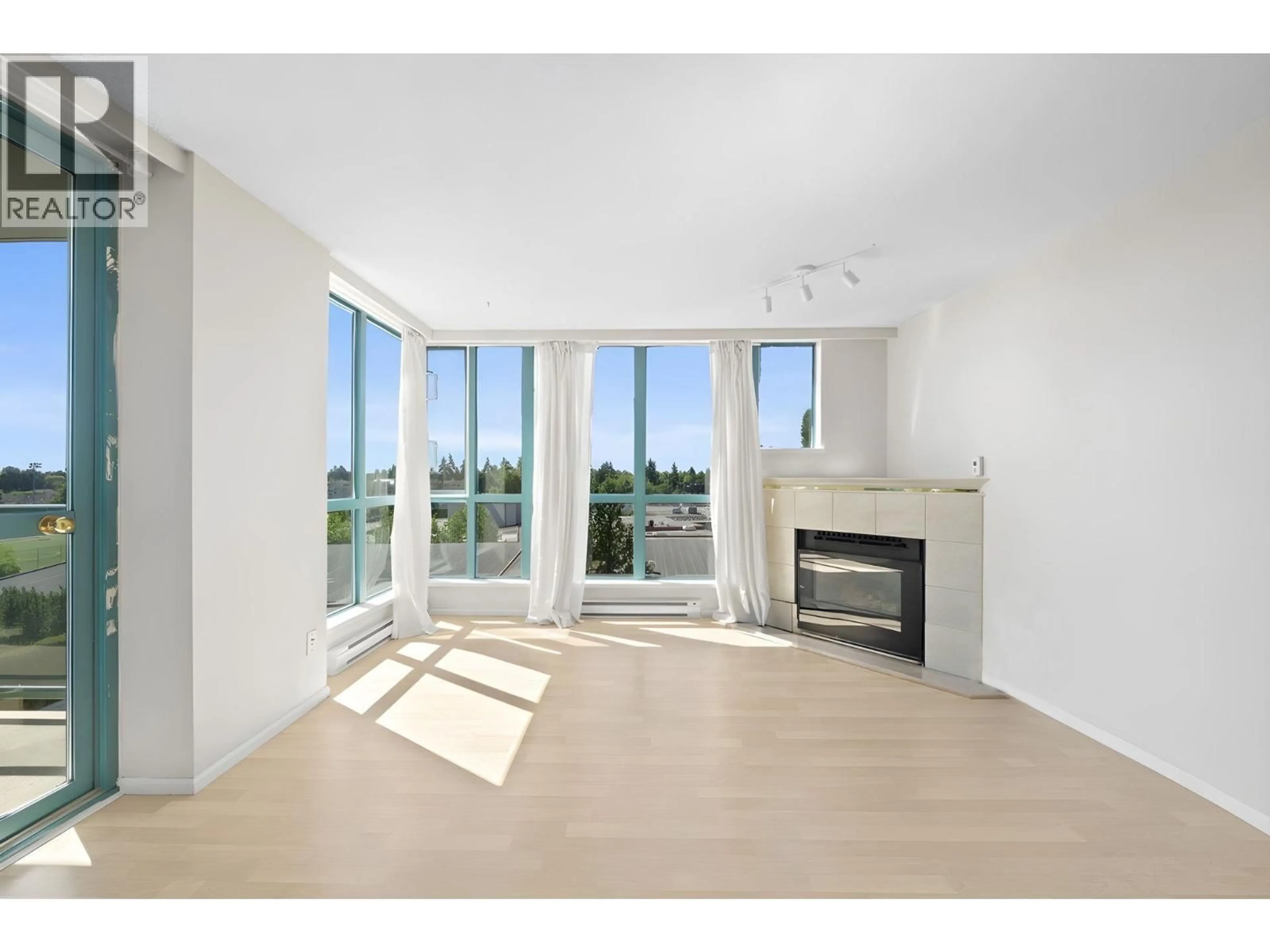 A pic of a room for 701 - 7500 GRANVILLE AVENUE, Richmond British Columbia V6Y3Y6