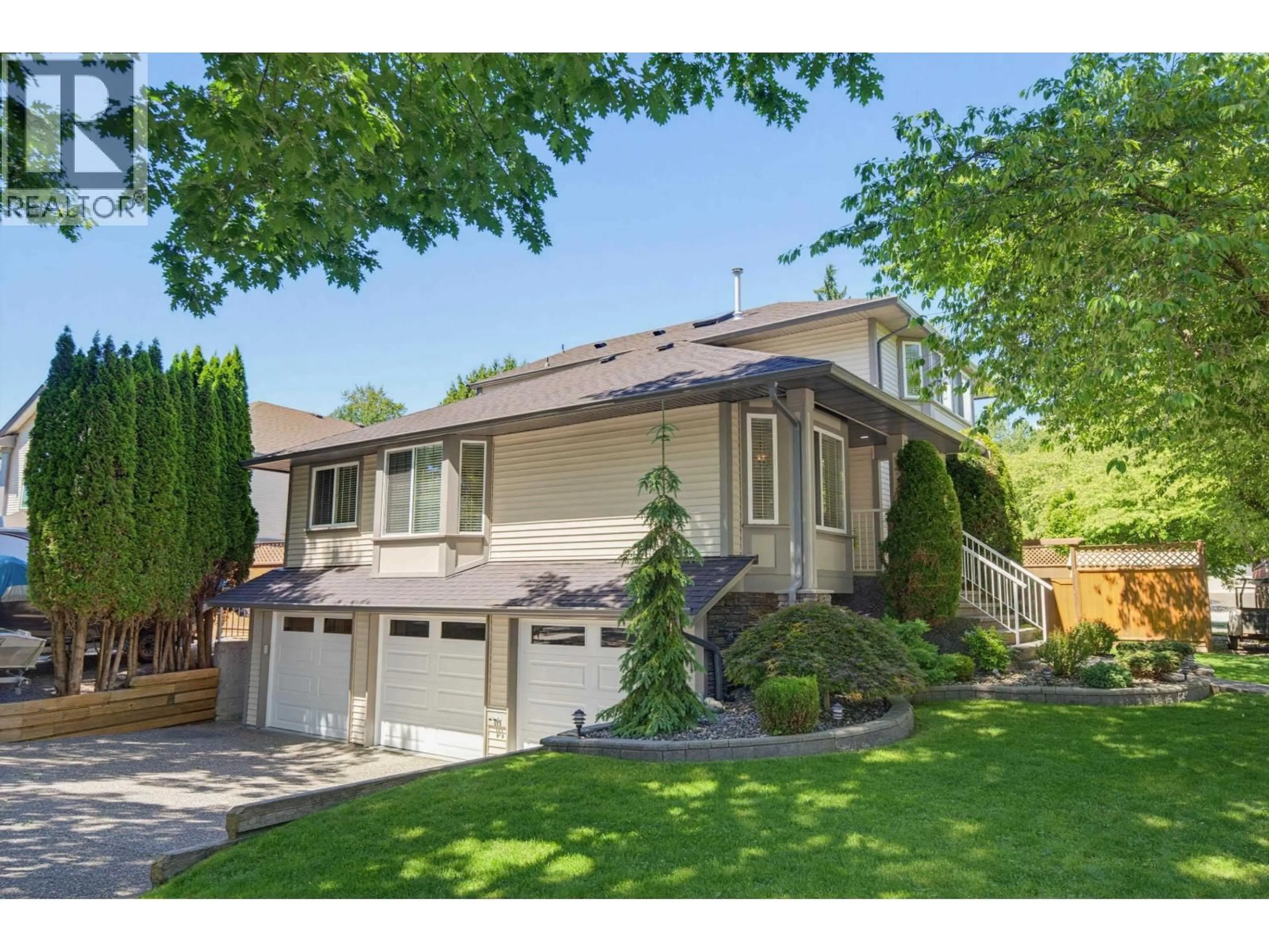 Home with vinyl exterior material, street for 12057 238 STREET, Maple Ridge British Columbia V4R4X4