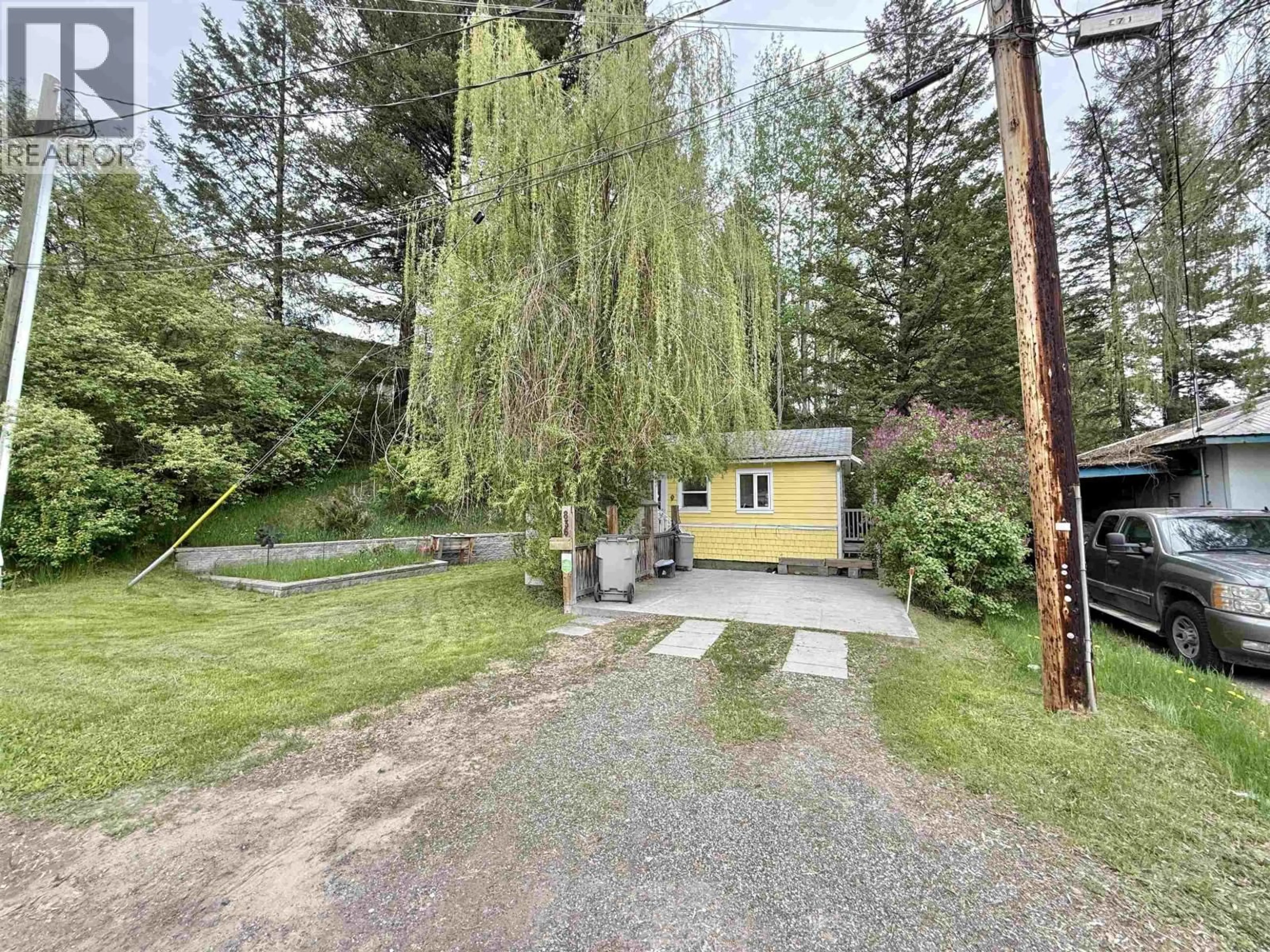 A pic from outside/outdoor area/front of a property/back of a property/a pic from drone, street for 836 ELGIN STREET, Quesnel British Columbia V2J2L7