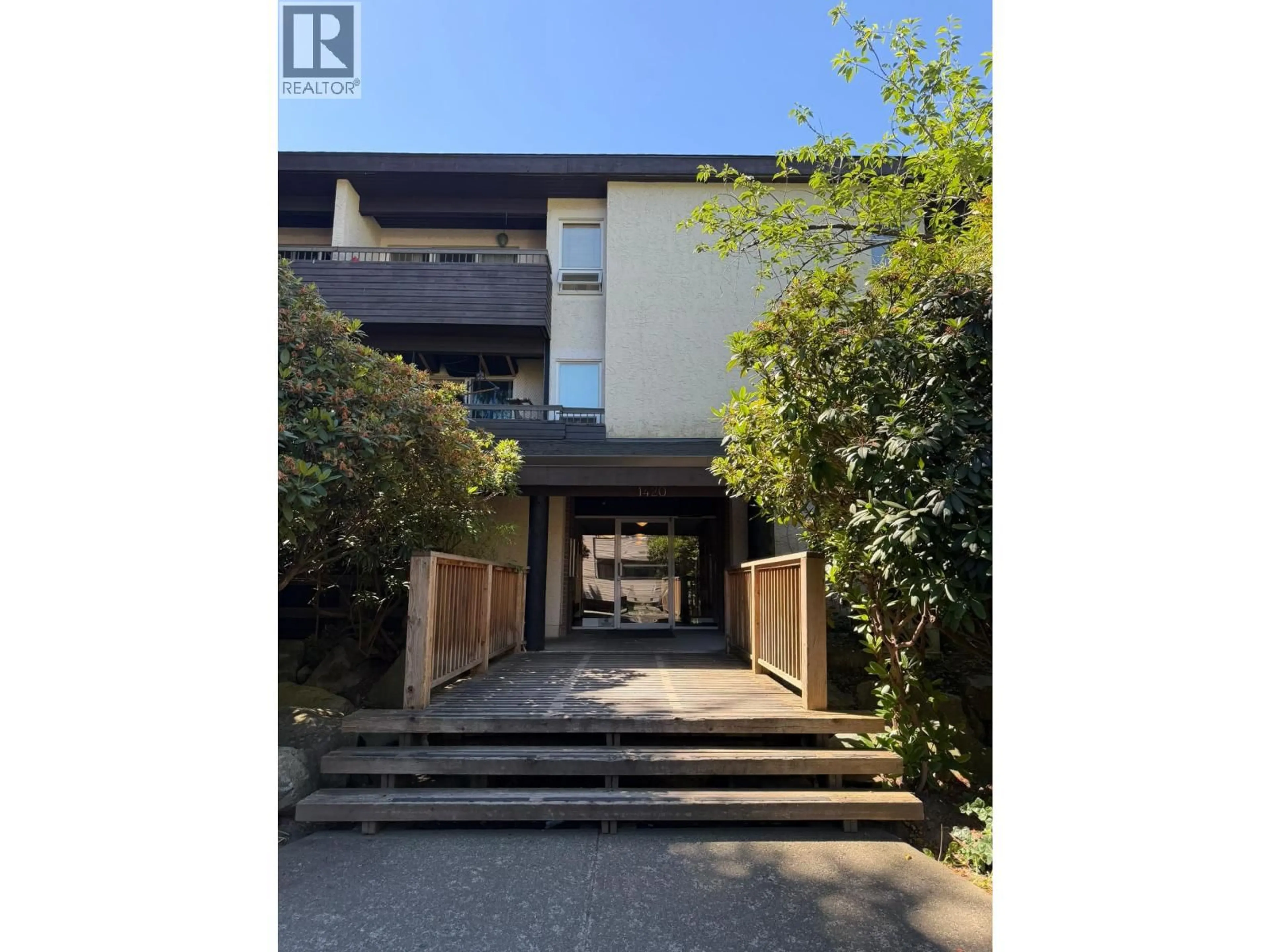 A pic from outside/outdoor area/front of a property/back of a property/a pic from drone, street for 108 - 1420 8TH AVENUE, Vancouver British Columbia V5N1T4
